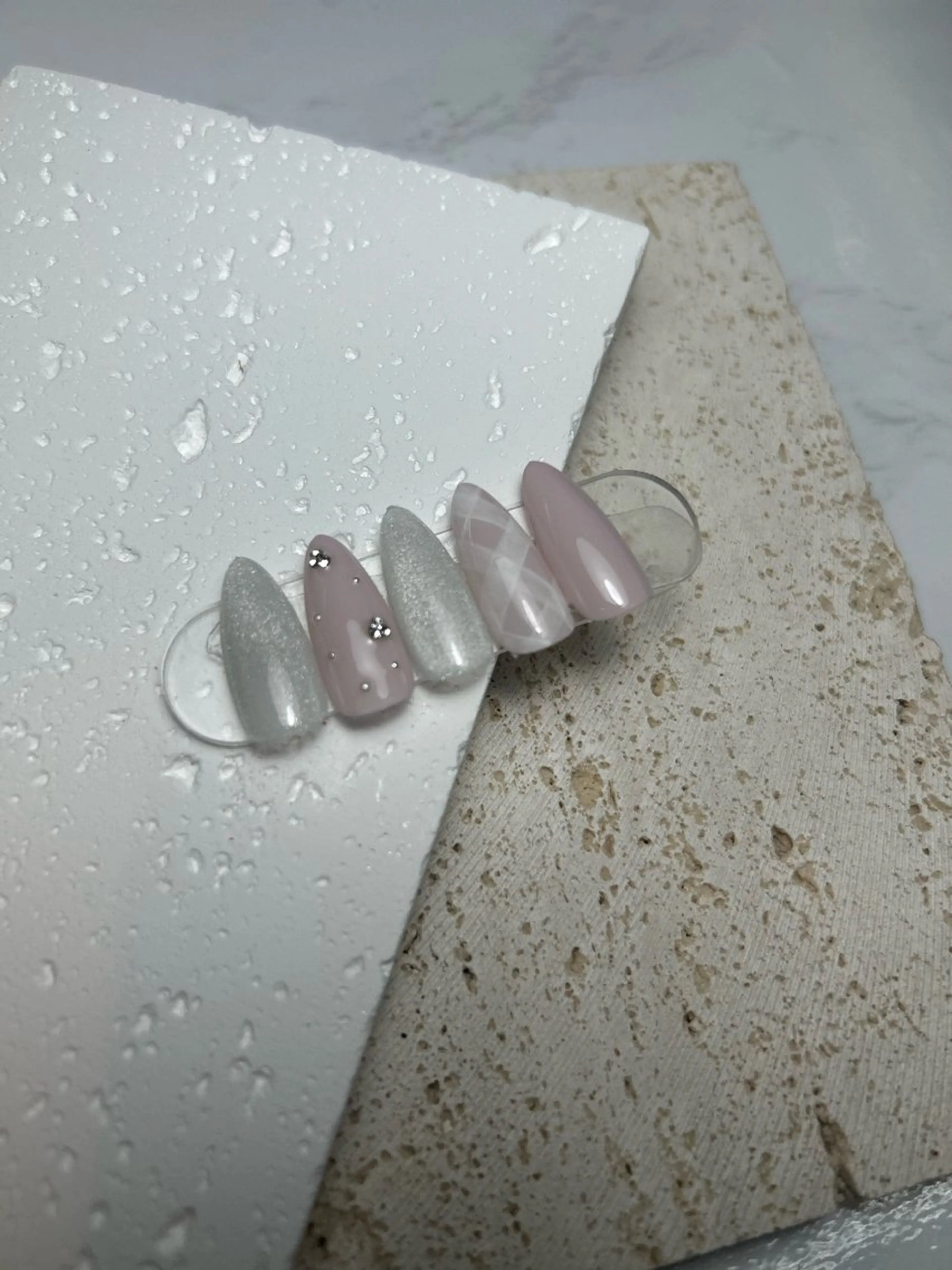 ネイル キラキラネイル ネイルサロンmuumii所属・東十条muumii ネイルまつ毛のネイルデザイン