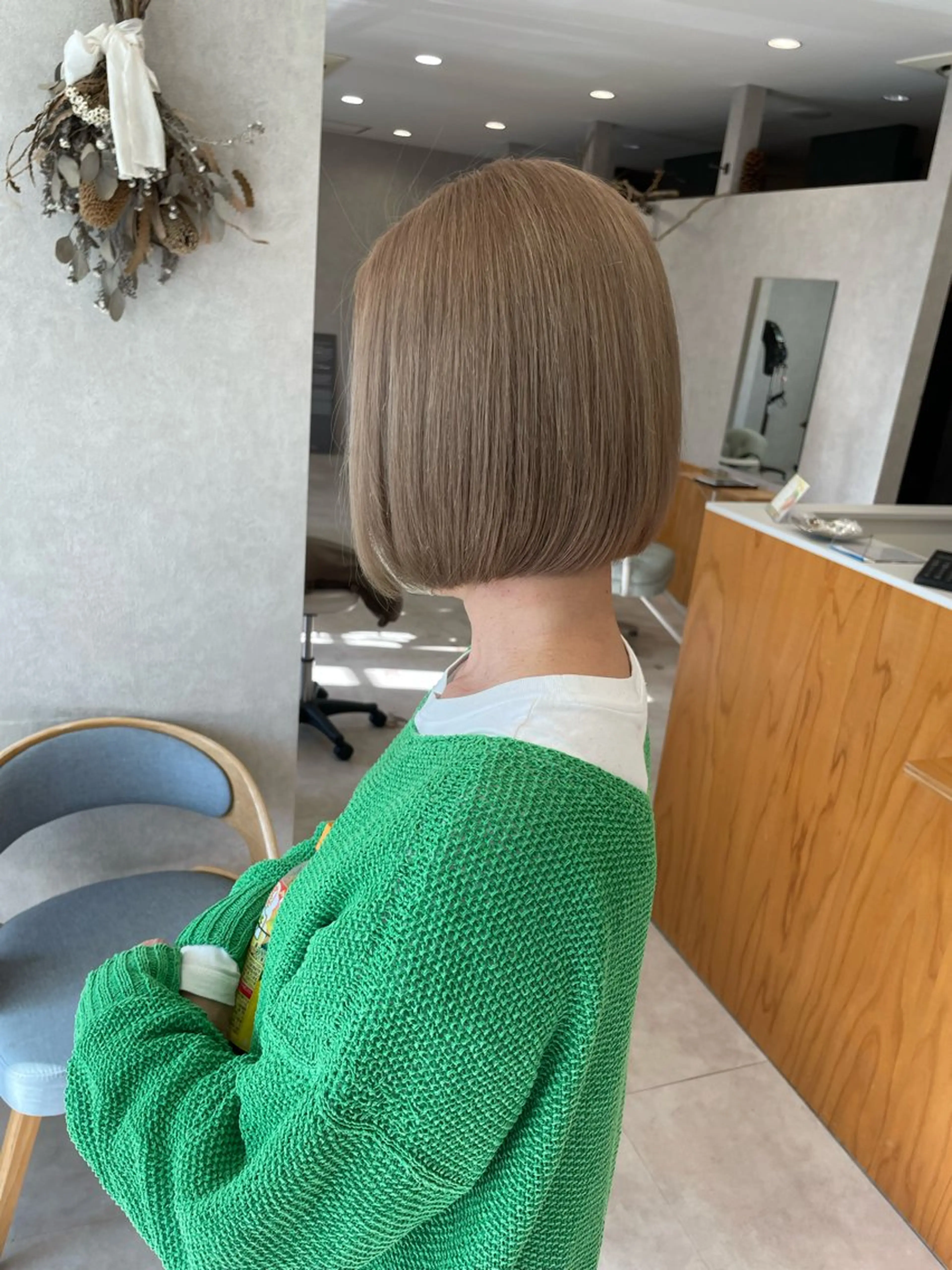 ミルクティーカラークーポン（ブリーチ×2+オンカラー+トリートメント）の写真