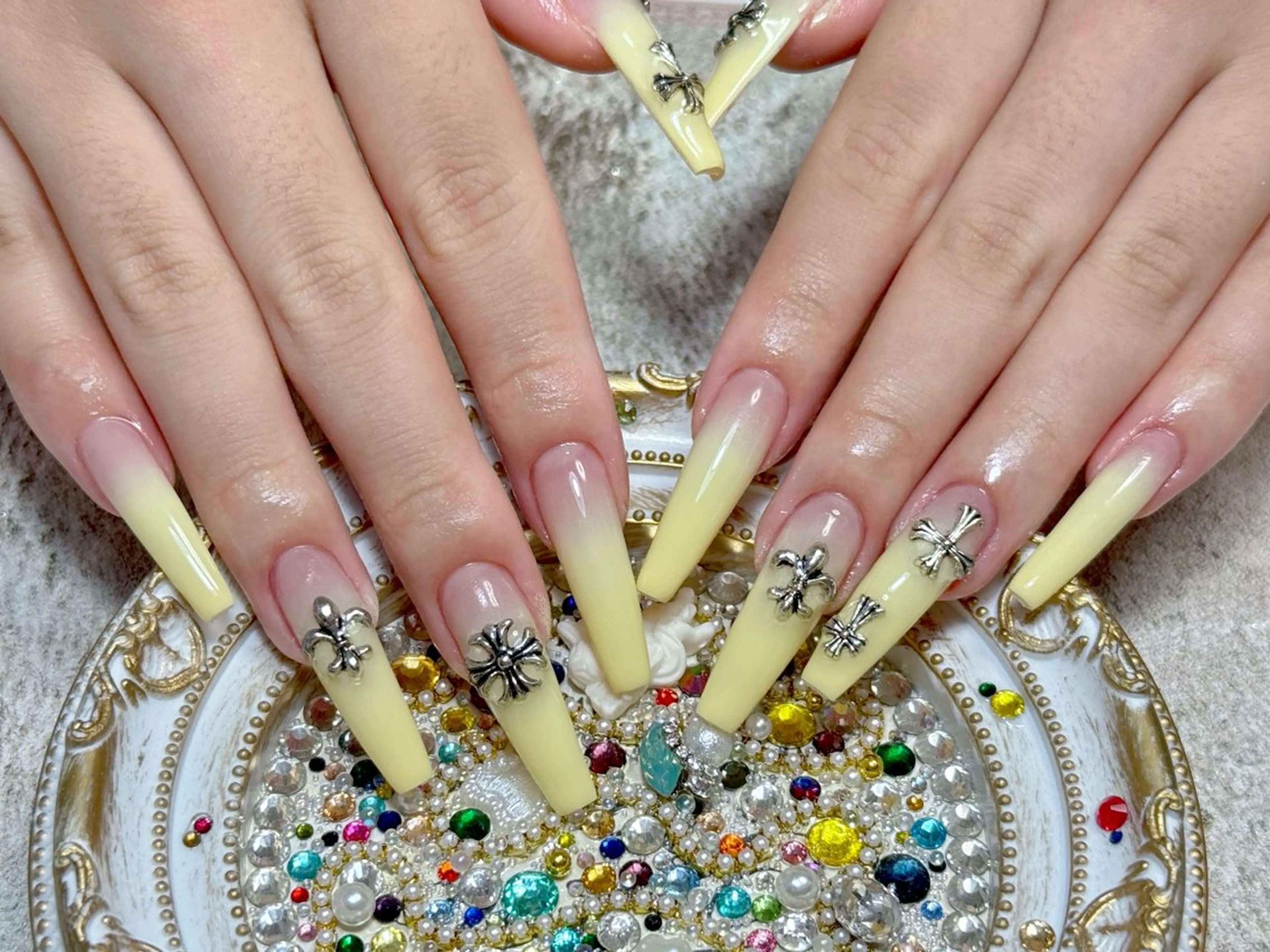 ロング ハンドネイル Rola kira nail salon所属・Rola kira 麗のネイルデザイン