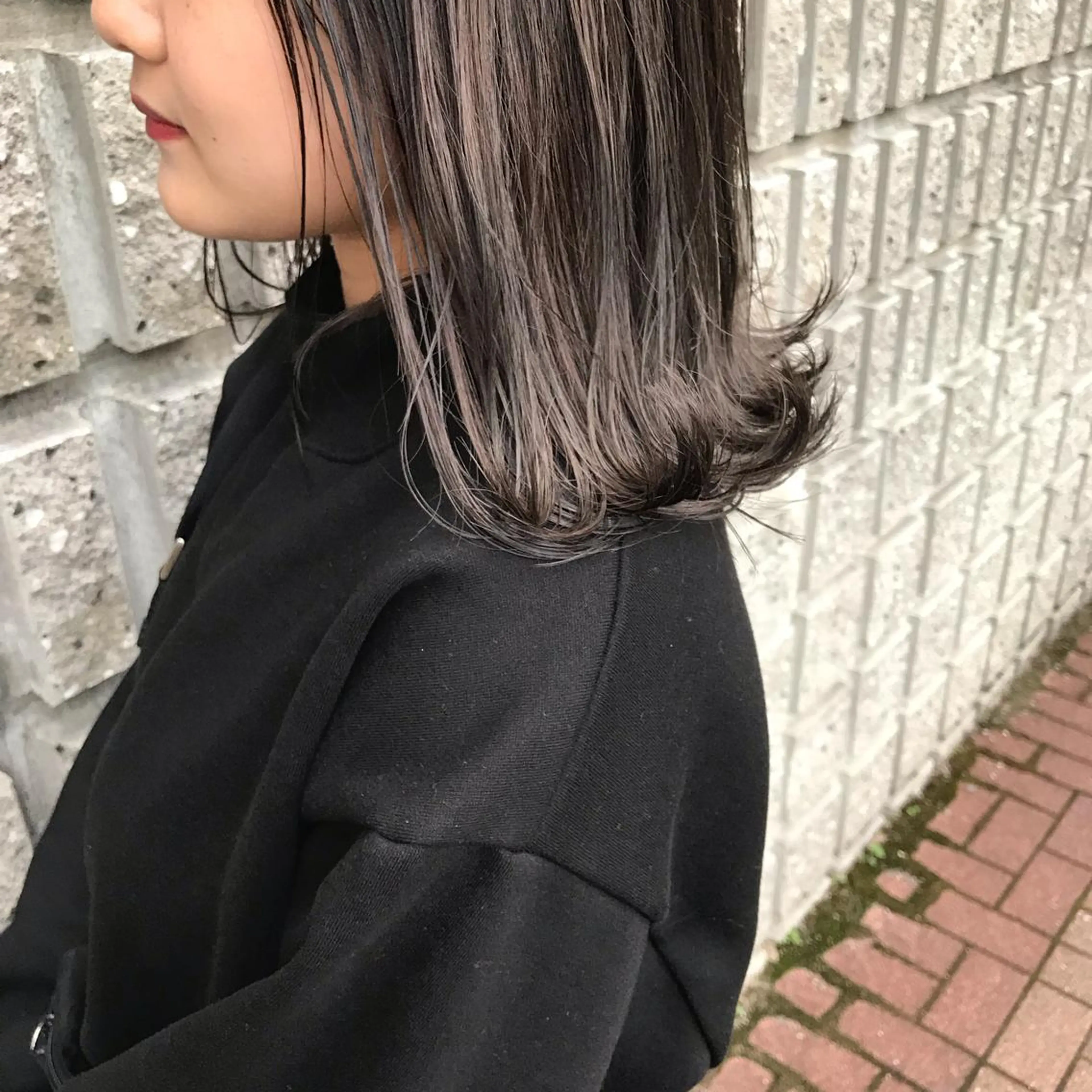 セミロング カラー グラデーションカラー グレージュ ハイライトカラー ハイライト レイヤー/顔周り /AKARIのヘアスタイル