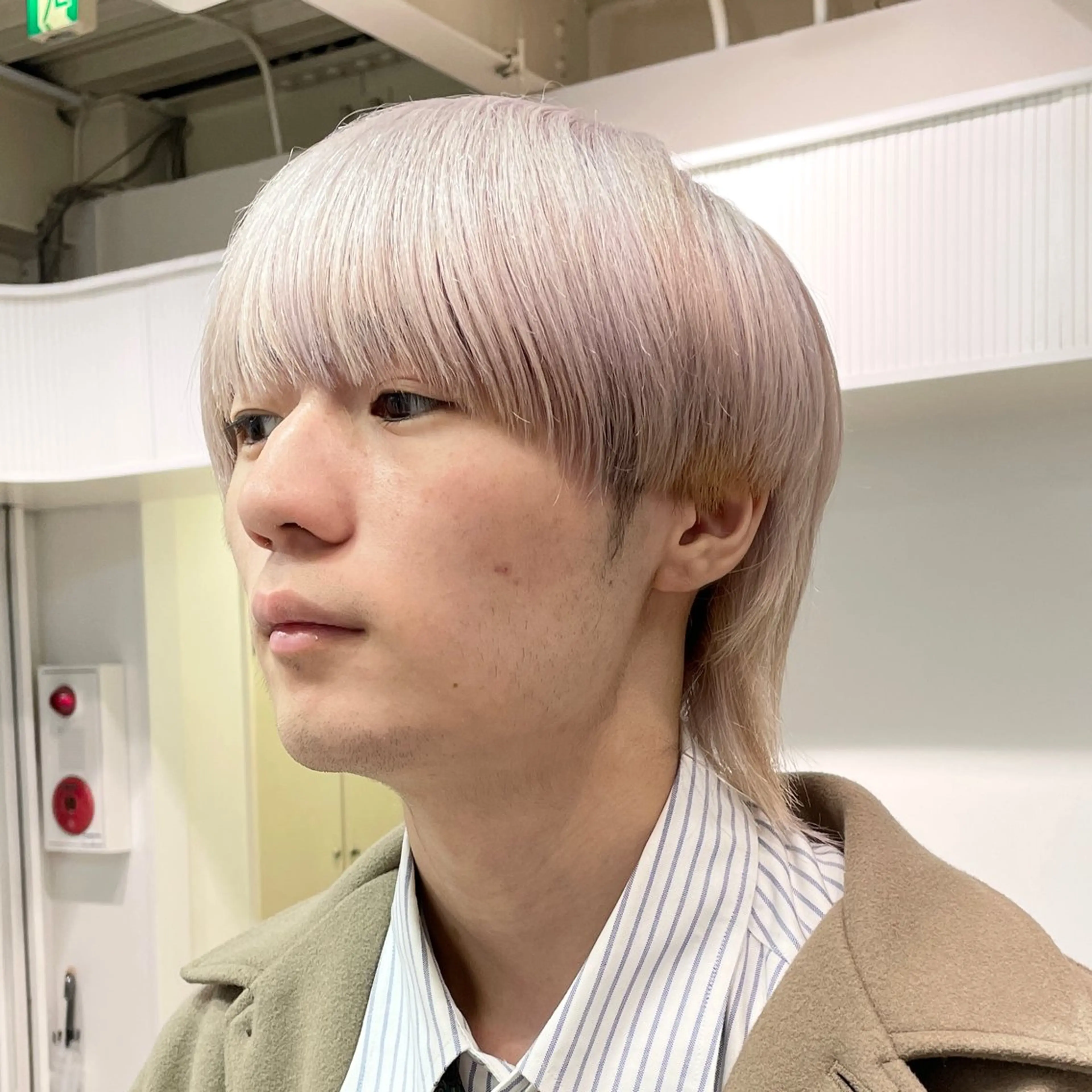 ミディアム カラー メンズ メンズブリーチ メンズハイトーン ブリーチ 抜きっぱなしブロンド ブロンド カット ヘアカラー トリートメント ブロンド・ハイトーン ／遠藤将太のヘアスタイル