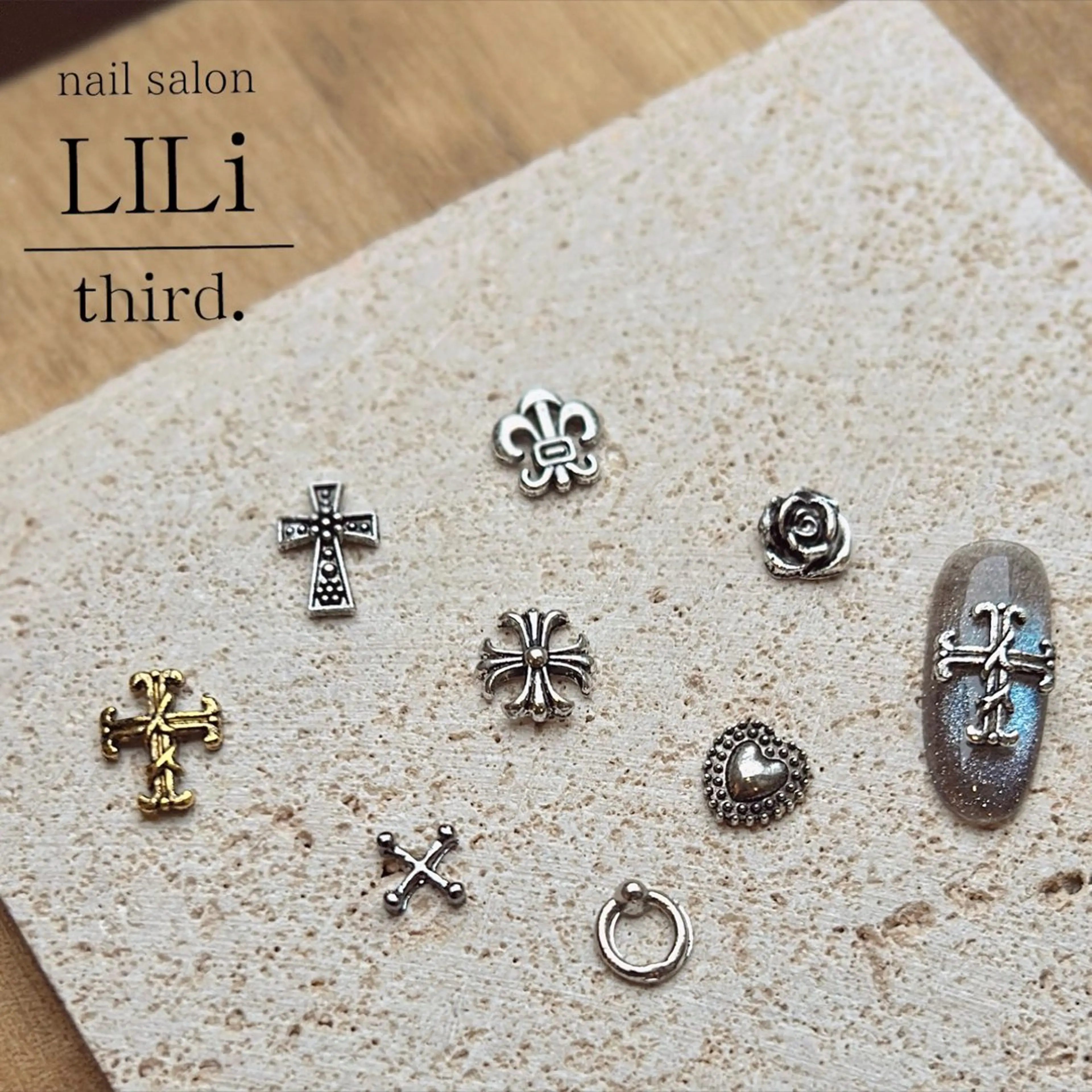 ネイル シルバー ハンドネイル nail salon LILi third.所属・Saya ᵕ̈*のネイルデザイン