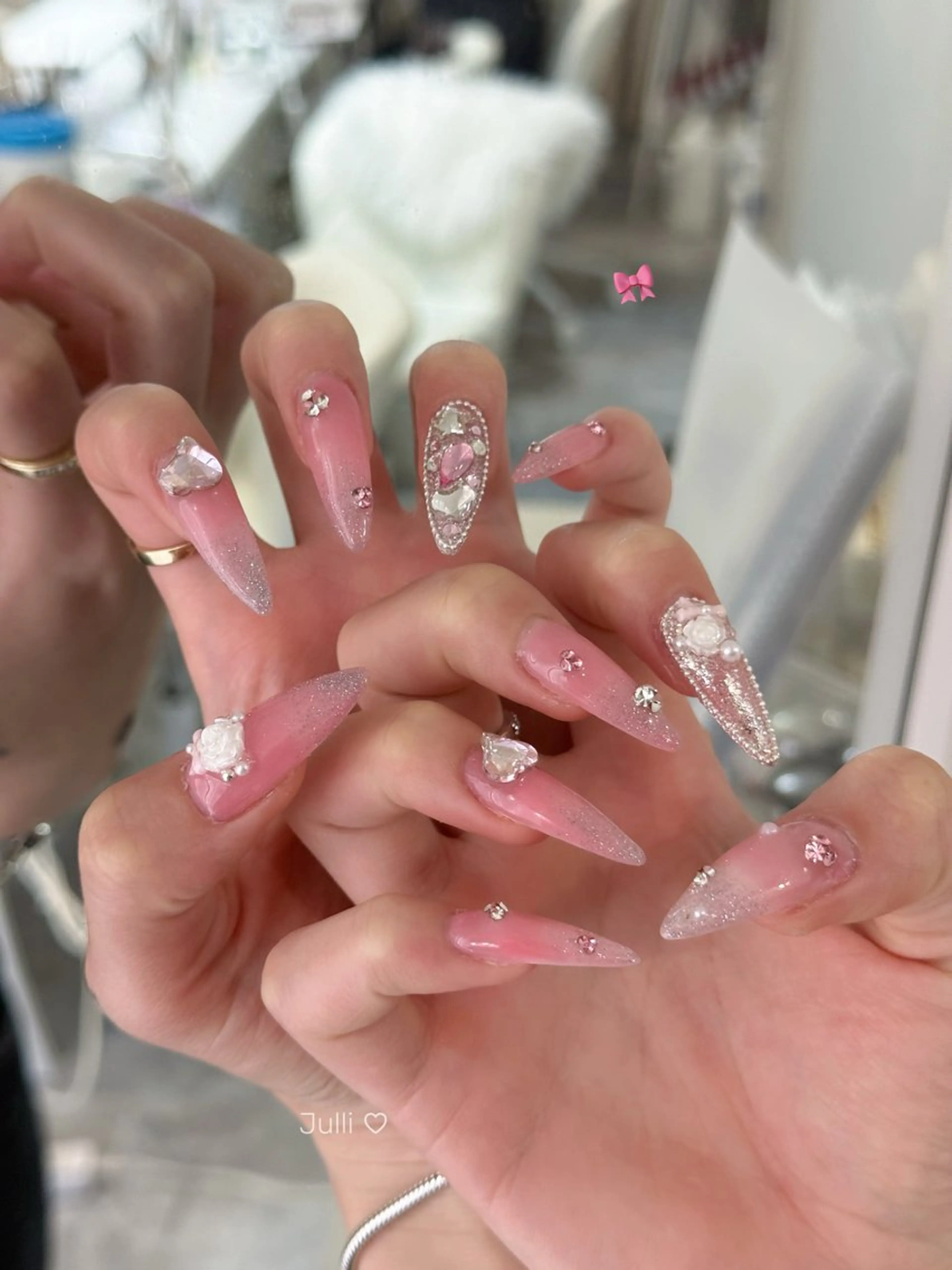 ネイル フレンチネイル ジェルネイル キラキラネイル 韓国ネイル マグネットネイル Julli NailStudioのネイルデザイン
