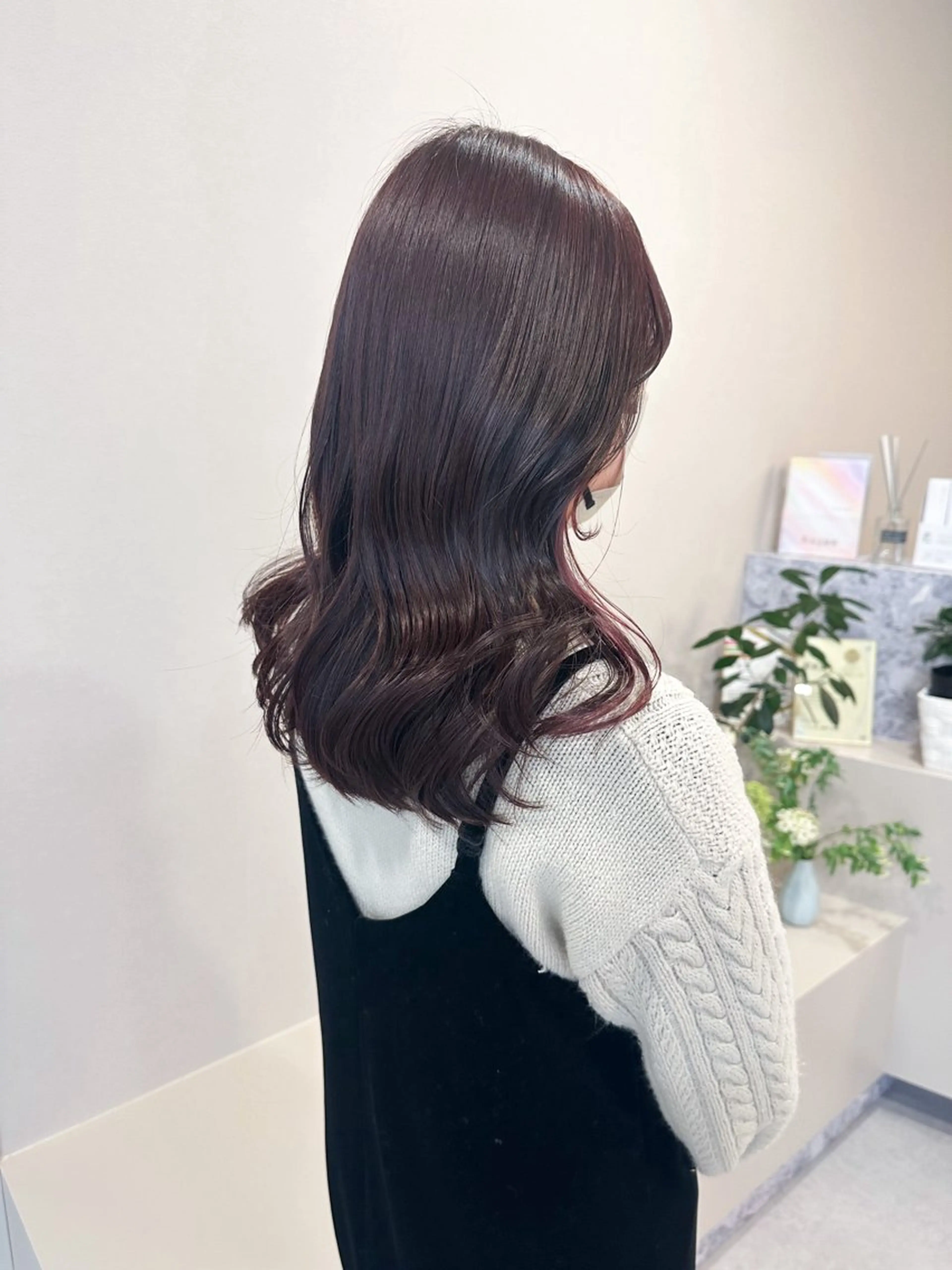 ミディアム カラー ブリーチ ブラウンカラー イヤリングカラー ブリーチなしカラー ピンクカラー 🌼透明感艶カラー オリーブ🌼河村咲のヘアスタイル