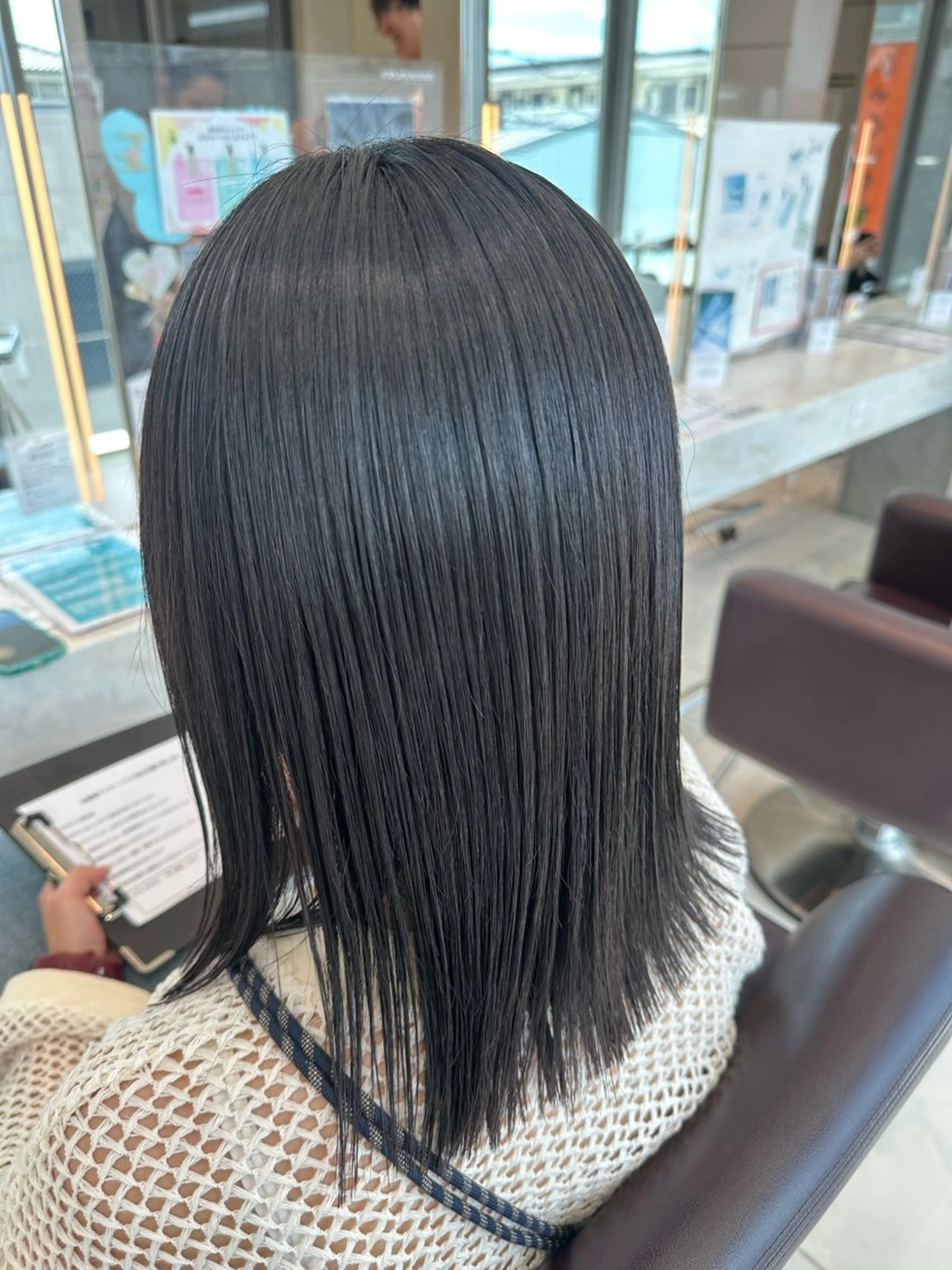 ミディアム ミディアムパーマ カット 縮毛矯正 艶カラー/縮毛矯正/ ブリーチカラー/みなのヘアスタイル