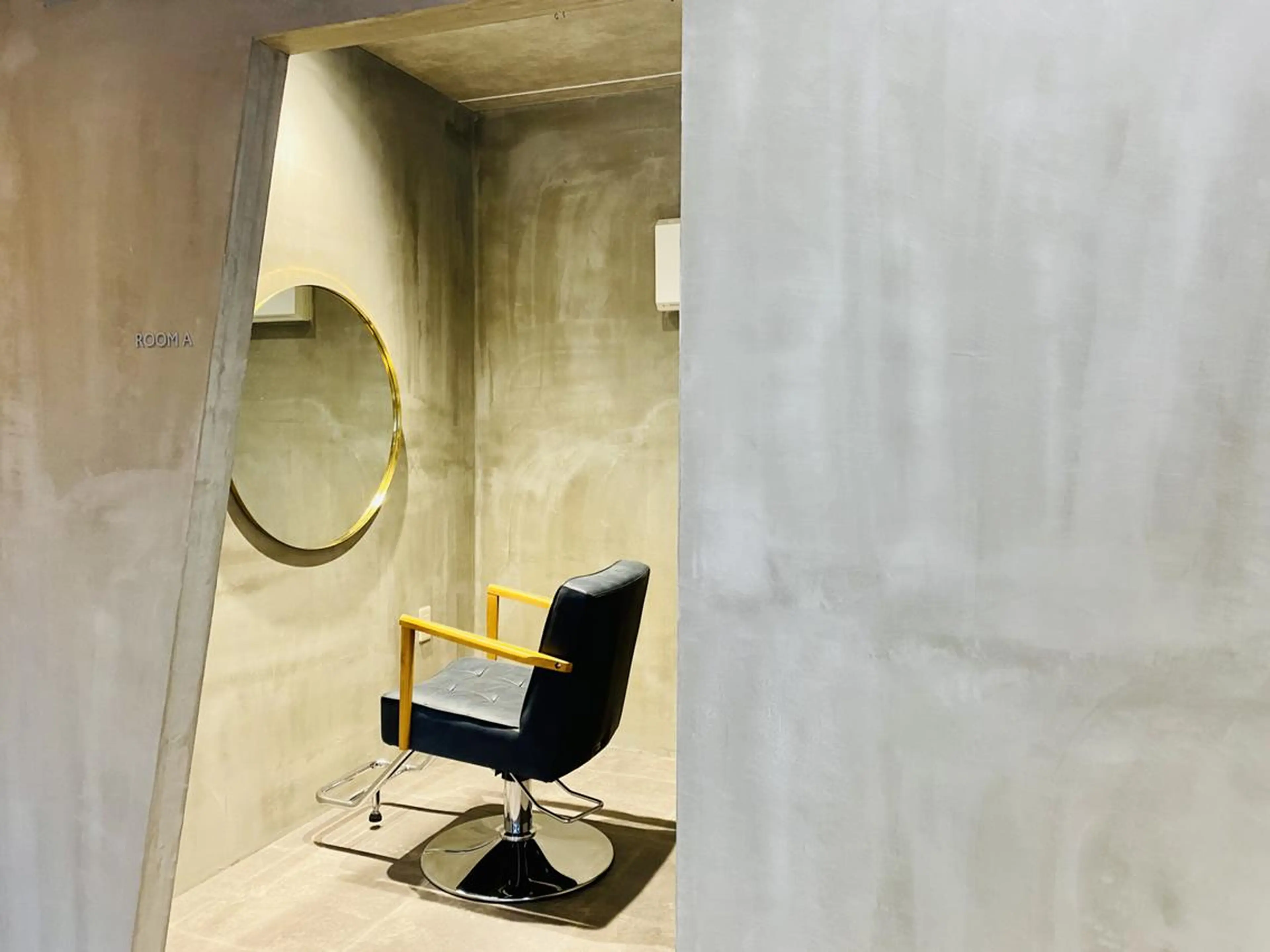 ミディアム カラー パーマ アディクシーカラー ケアカラー 髪質改善 トリートメント ストレートパーマ カット ヘアカラー トリートメント ヘアケア特化型サロン newi 梅田のヘアスタイル