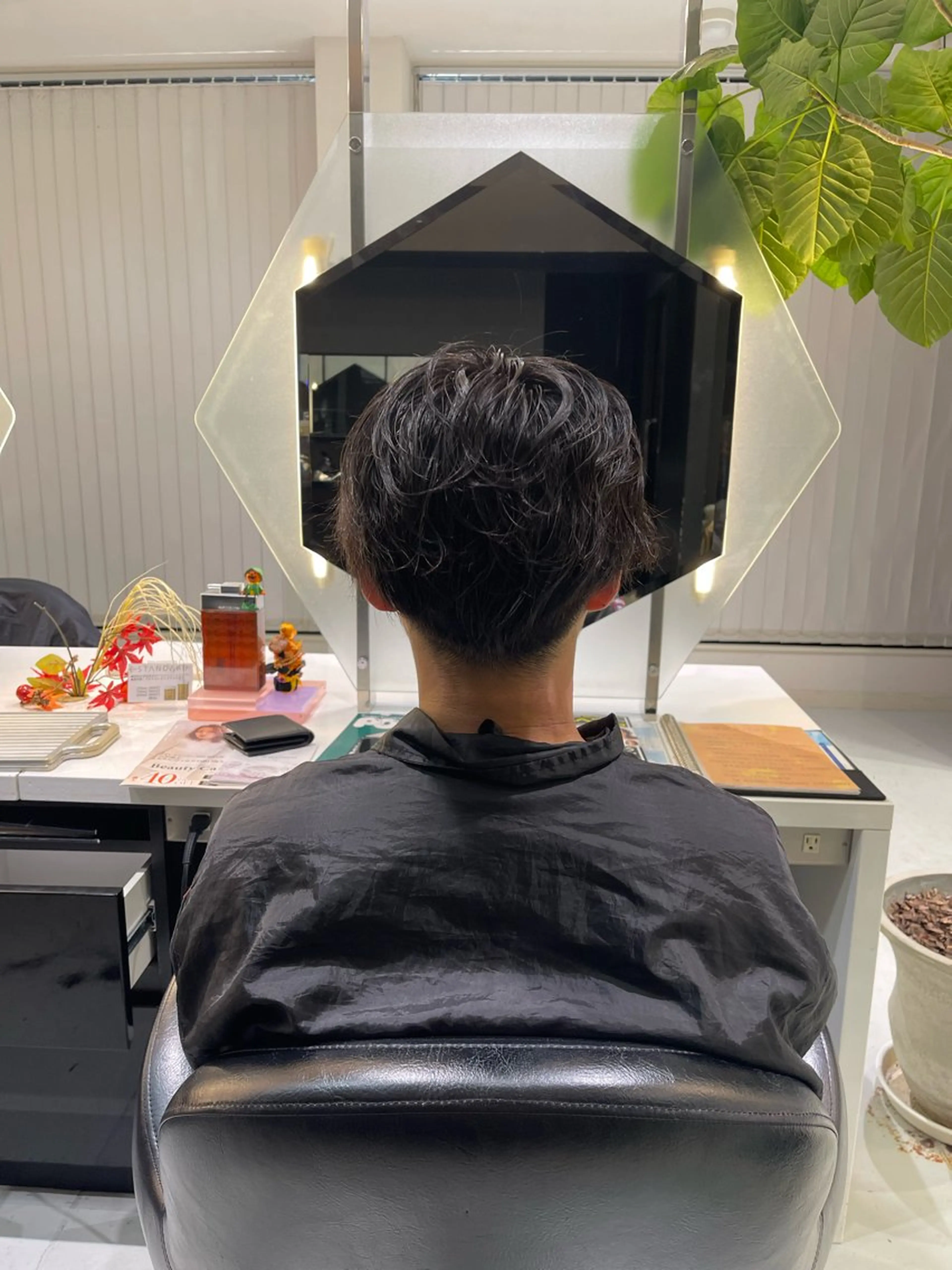 パーマ 超透明感カラー🦋韓 国羽エクステ🪽🫧のヘアスタイル