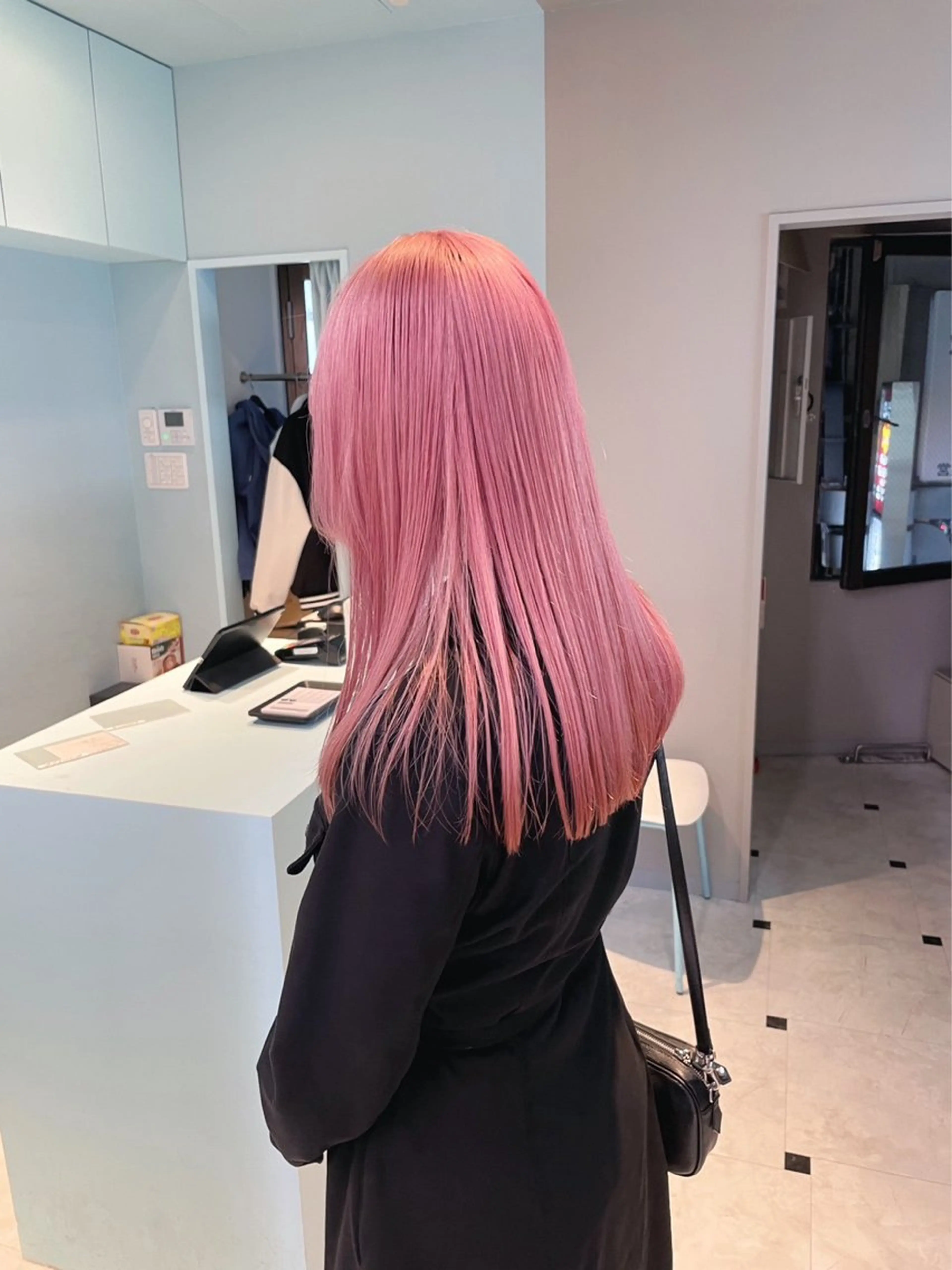 ミディアム ブリーチ✖️ 縮毛LANDのヘアスタイル