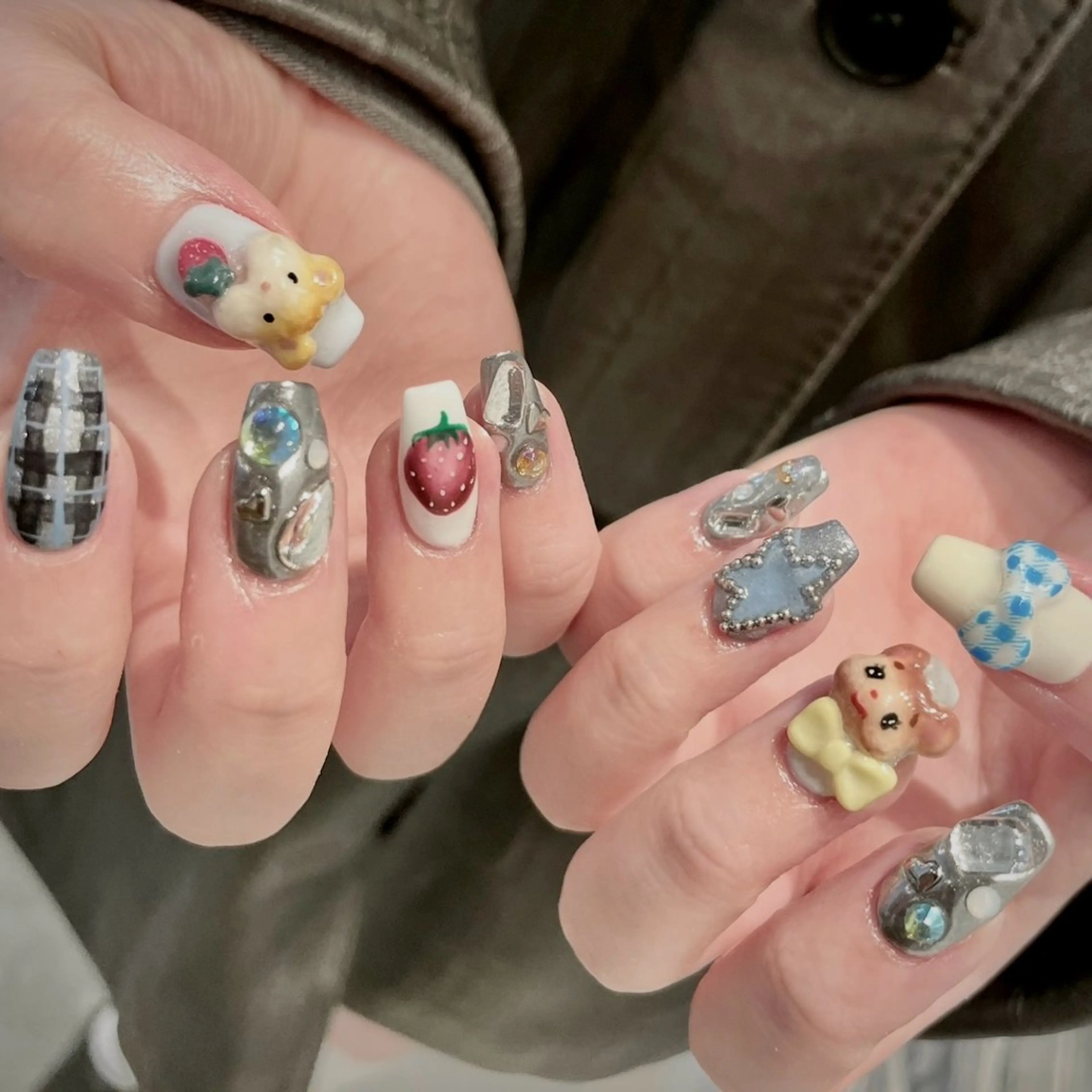 ネイル m kaori𓃟のネイルデザイン