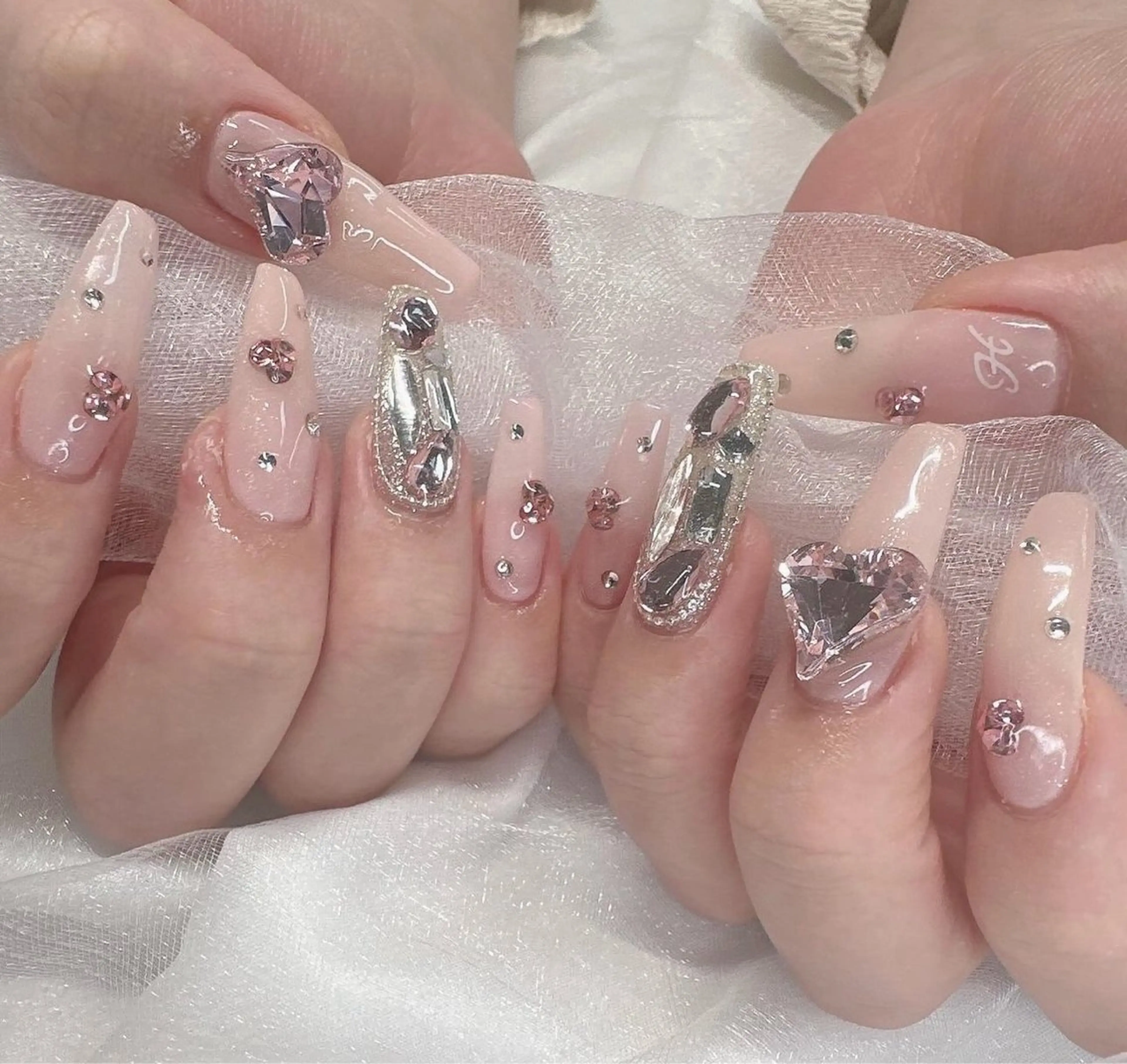 ネイル アートネイル グラデーション キラキラネイル ニュアンスネイル オフィスネイル Jenn Nail Salonのネイルデザイン
