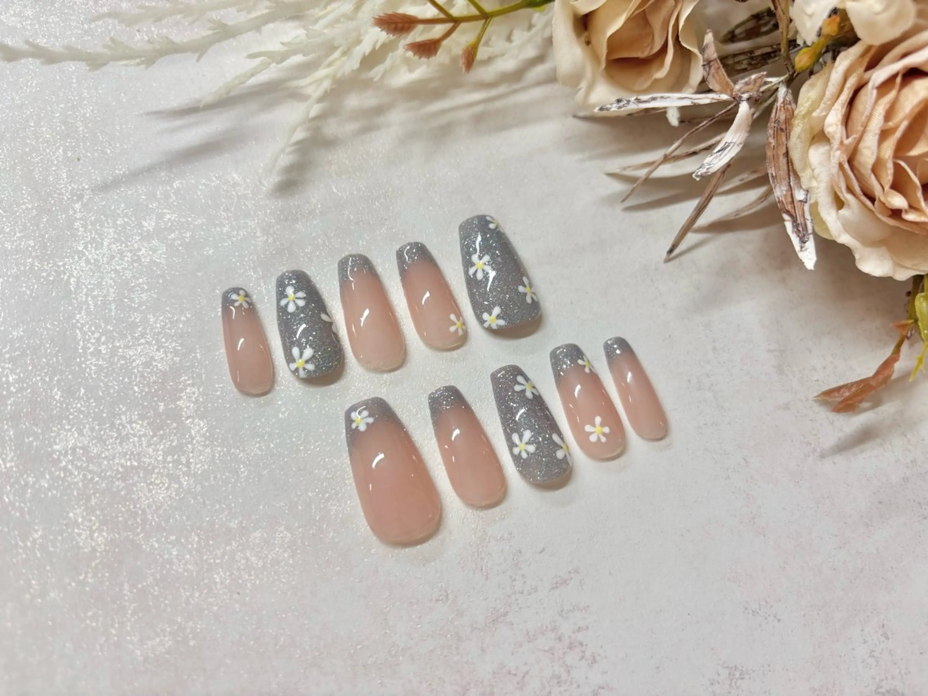 ネイル フラッシュネイル フラワーネイル フレンチネイル Hübsch所属・Sakura Hのネイルデザイン