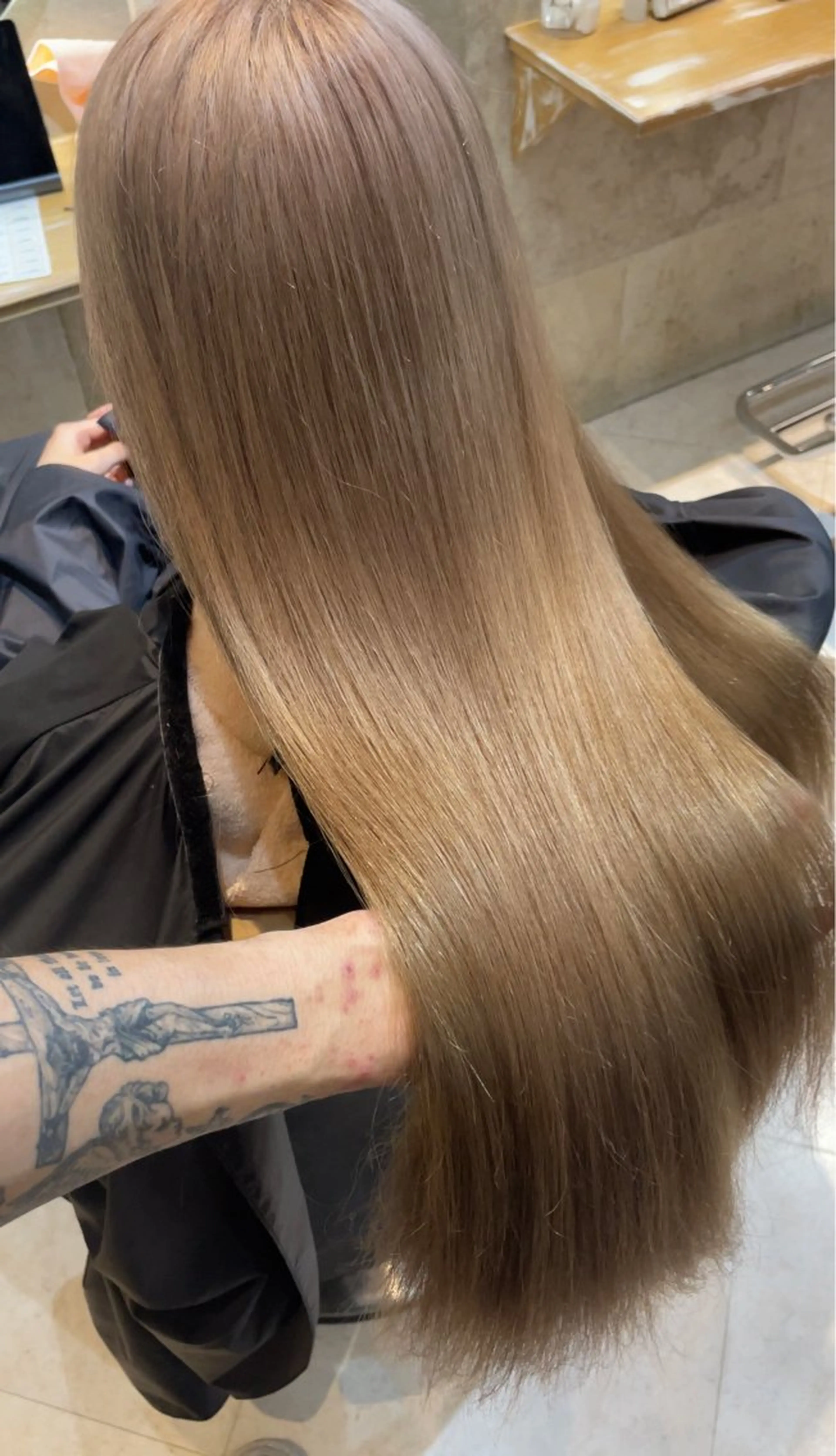 ロング カラー 大西 天使のヘアスタイル