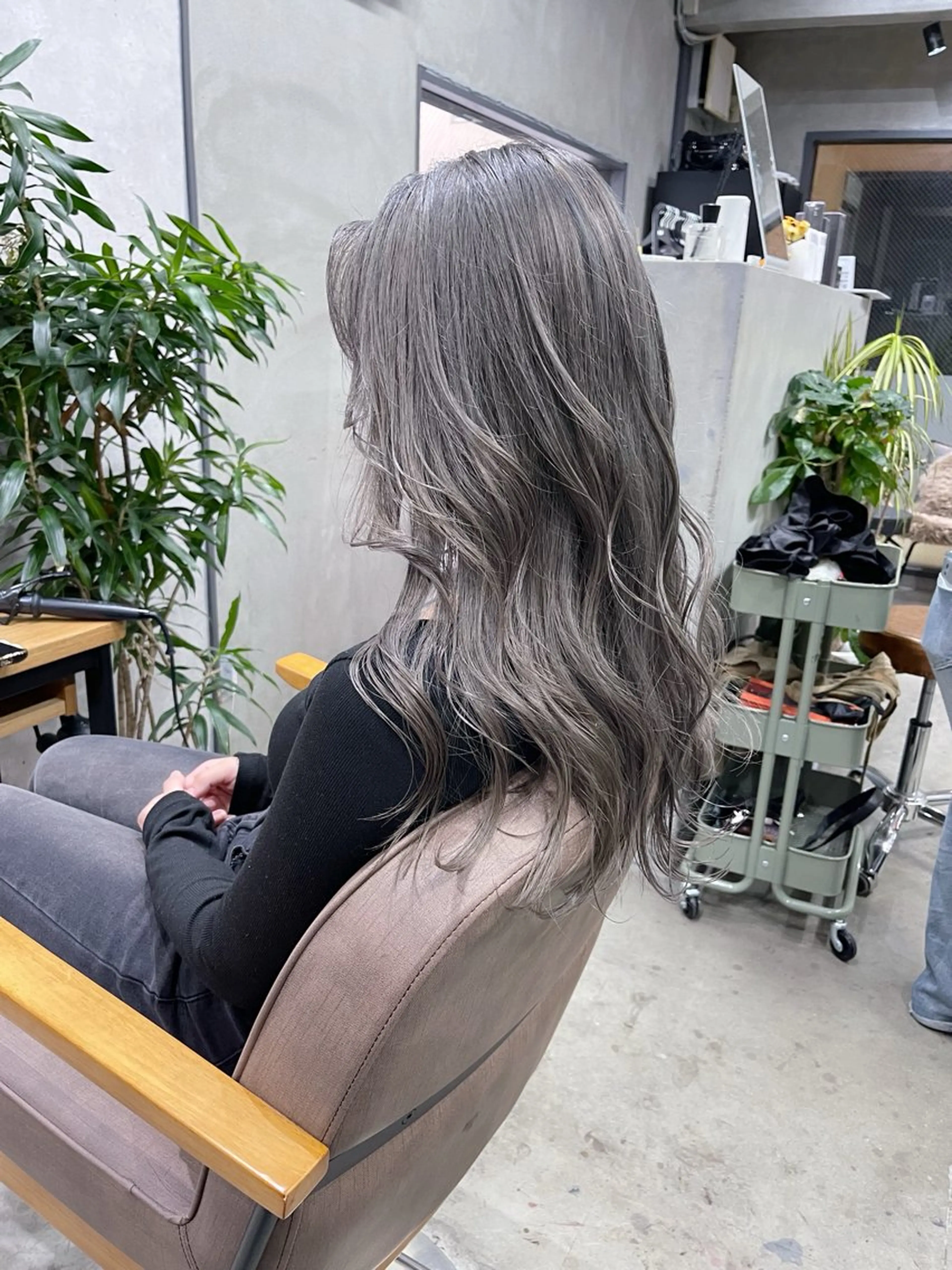 セミロング カラー ブリーチ ケアブリーチ グレージュ ヘアカラー トリートメント AiM 大名　似合わせカットのヘアスタイル