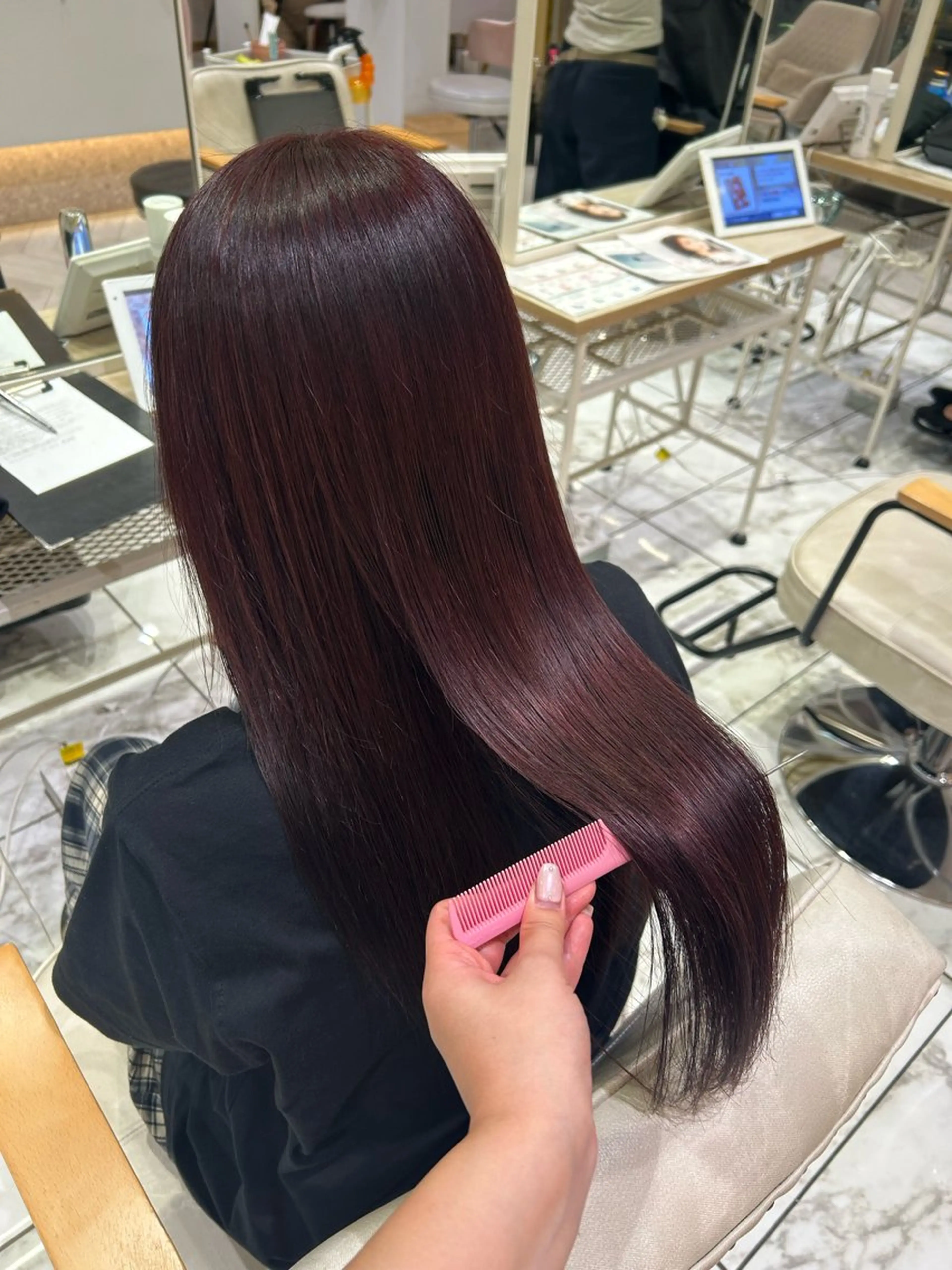 ロング カラー 暖色系ツヤカラー コトノ🫧のヘアスタイル