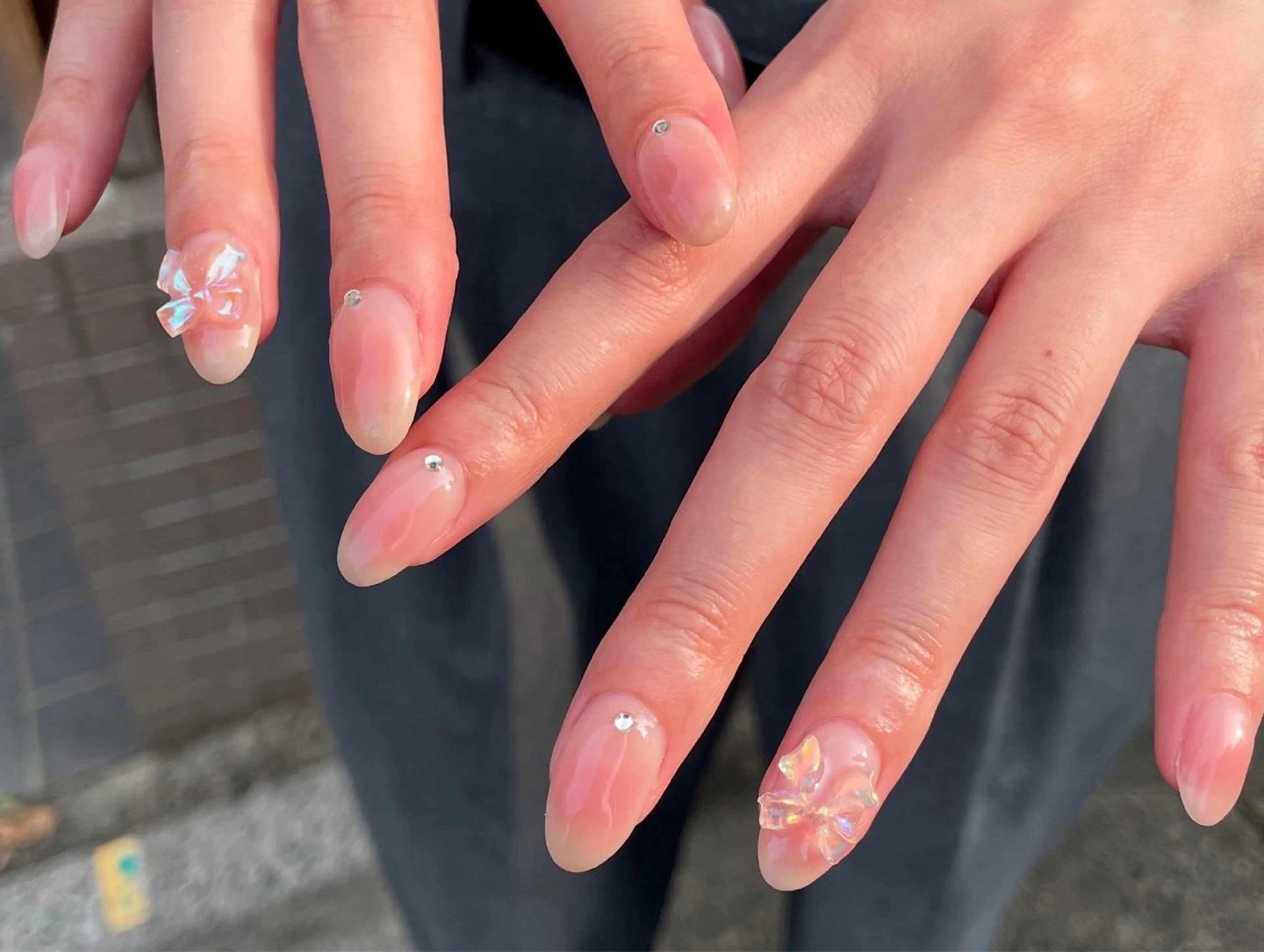 ネイル チークネイル ガーリー オフィスネイル ピンク シンプルネイル ハンドネイル ハンドケア 🎀NAIL🎀 AI🪄︎︎◝✩のネイルデザイン