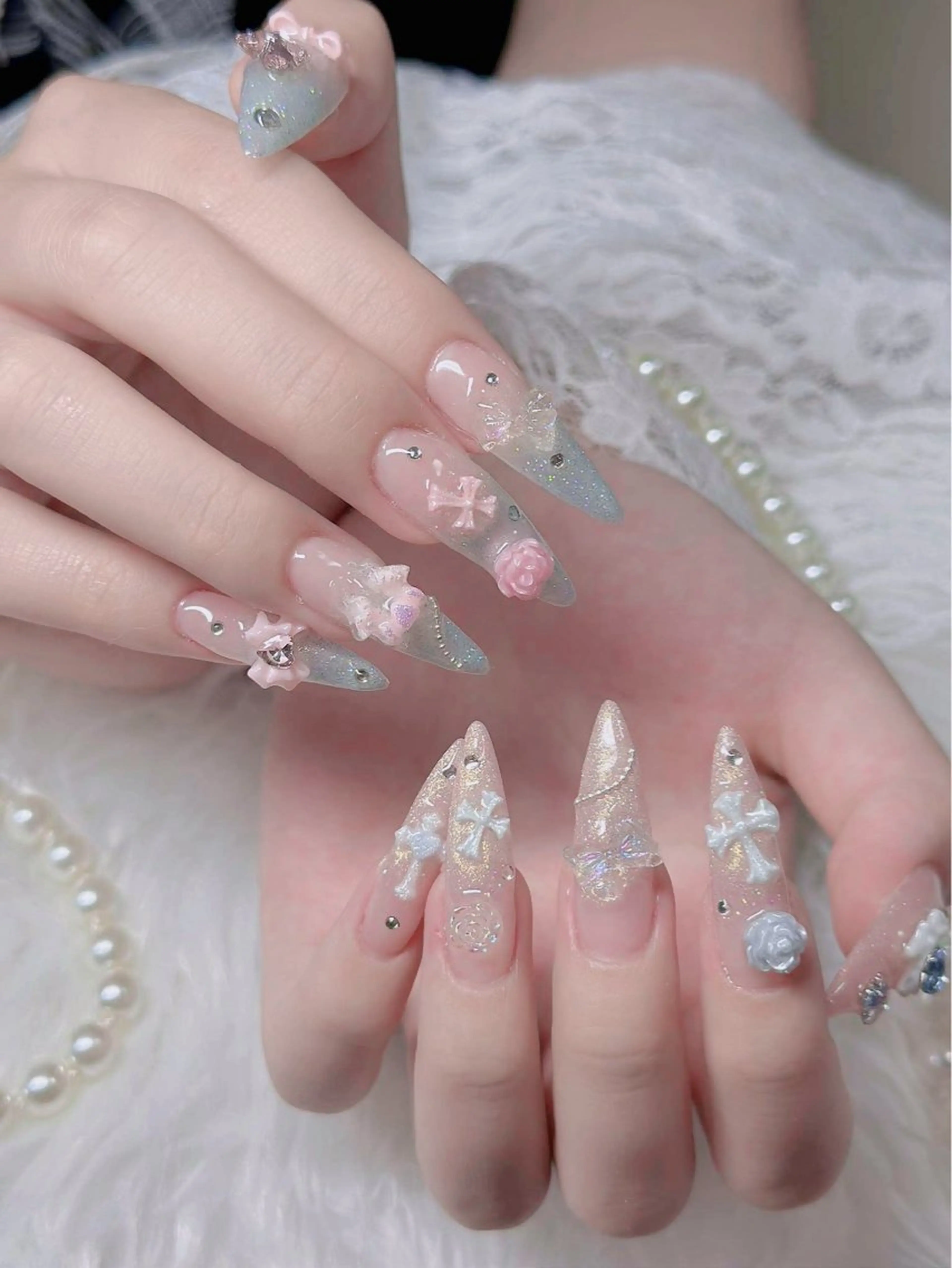 ネイル オーロラネイル フレンチネイル ジェルネイル ハロウィン キラキラネイル ハンドネイル H.baby Nail Salonのネイルデザイン