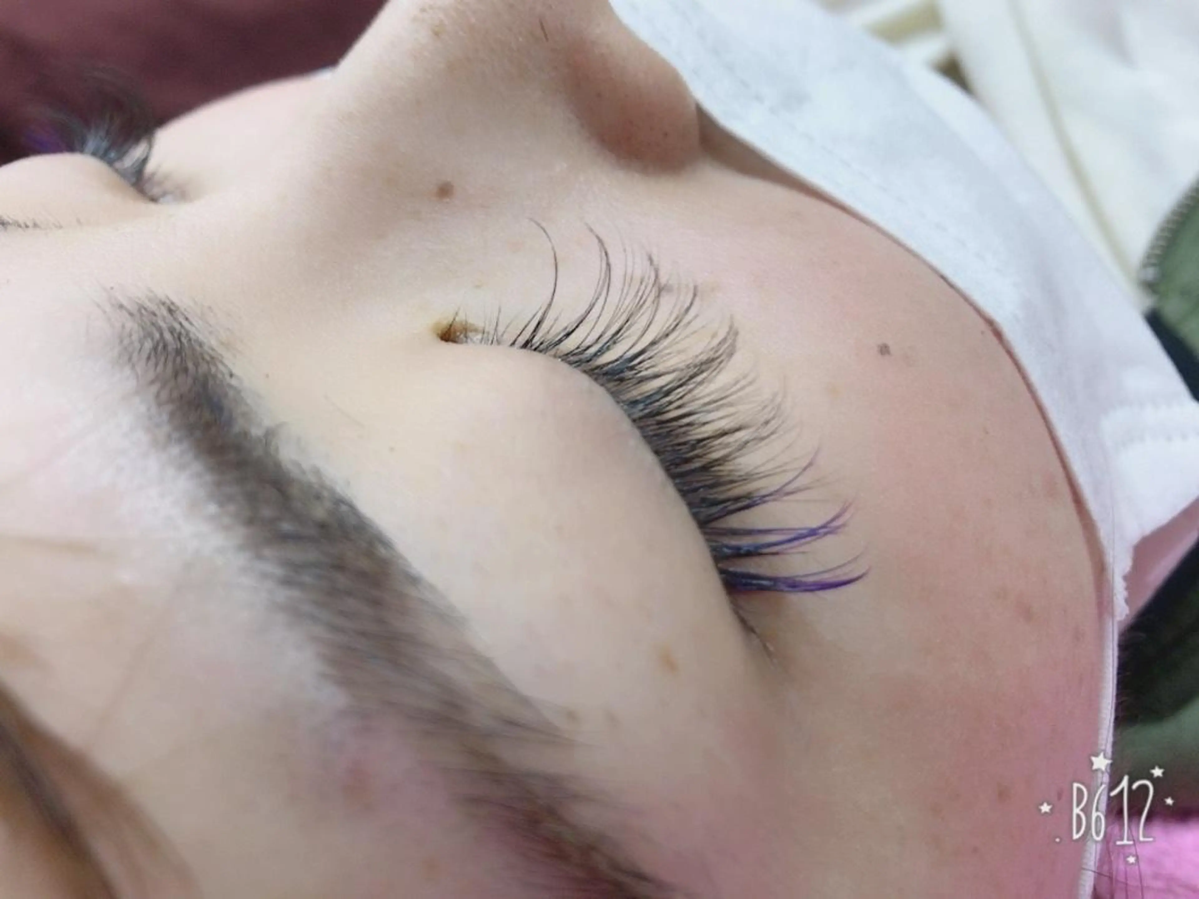 マツエク・マツパ 中野 里咲のヘアスタイル