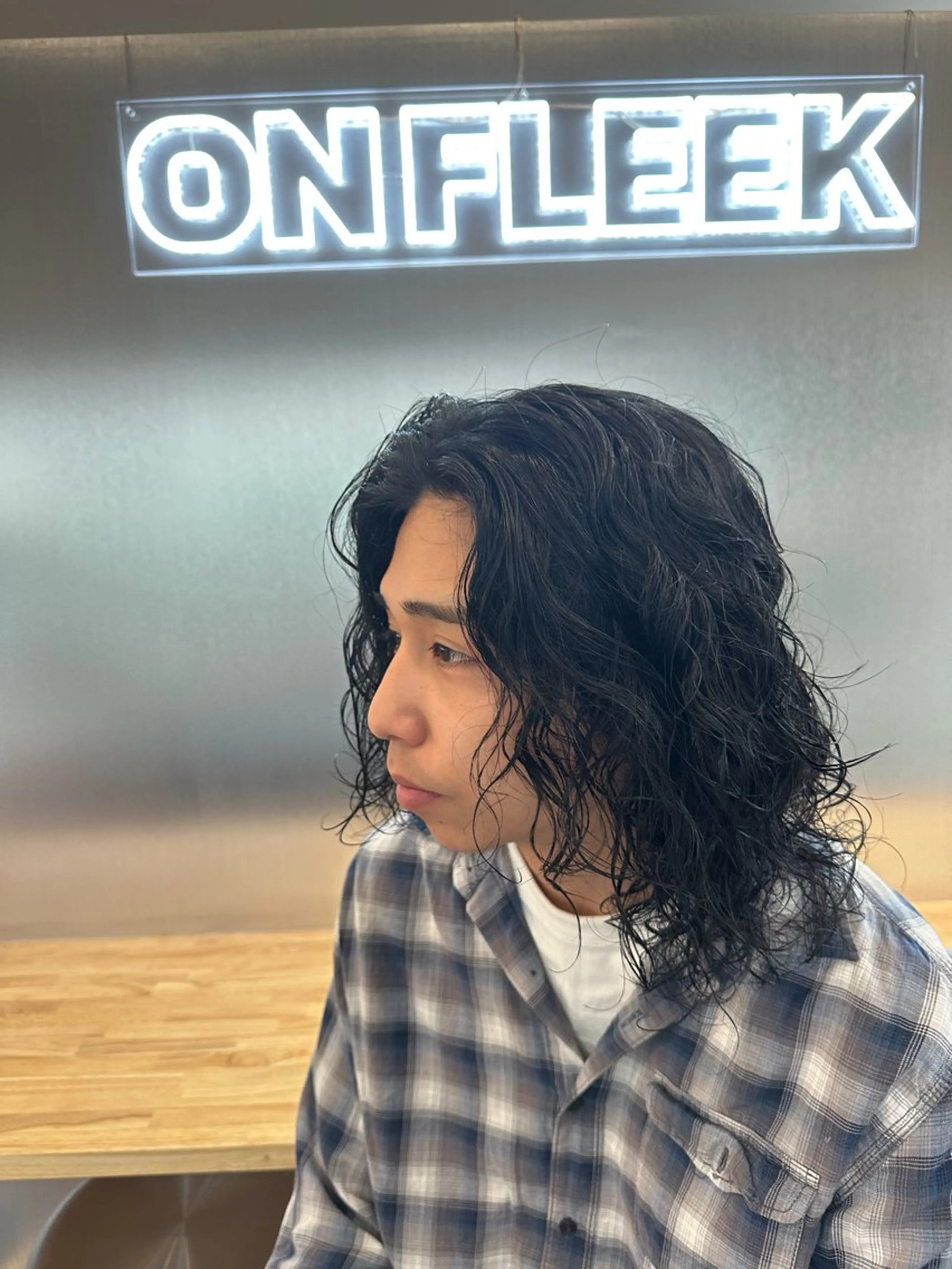 ミディアム ON FLEEKのヘアスタイル