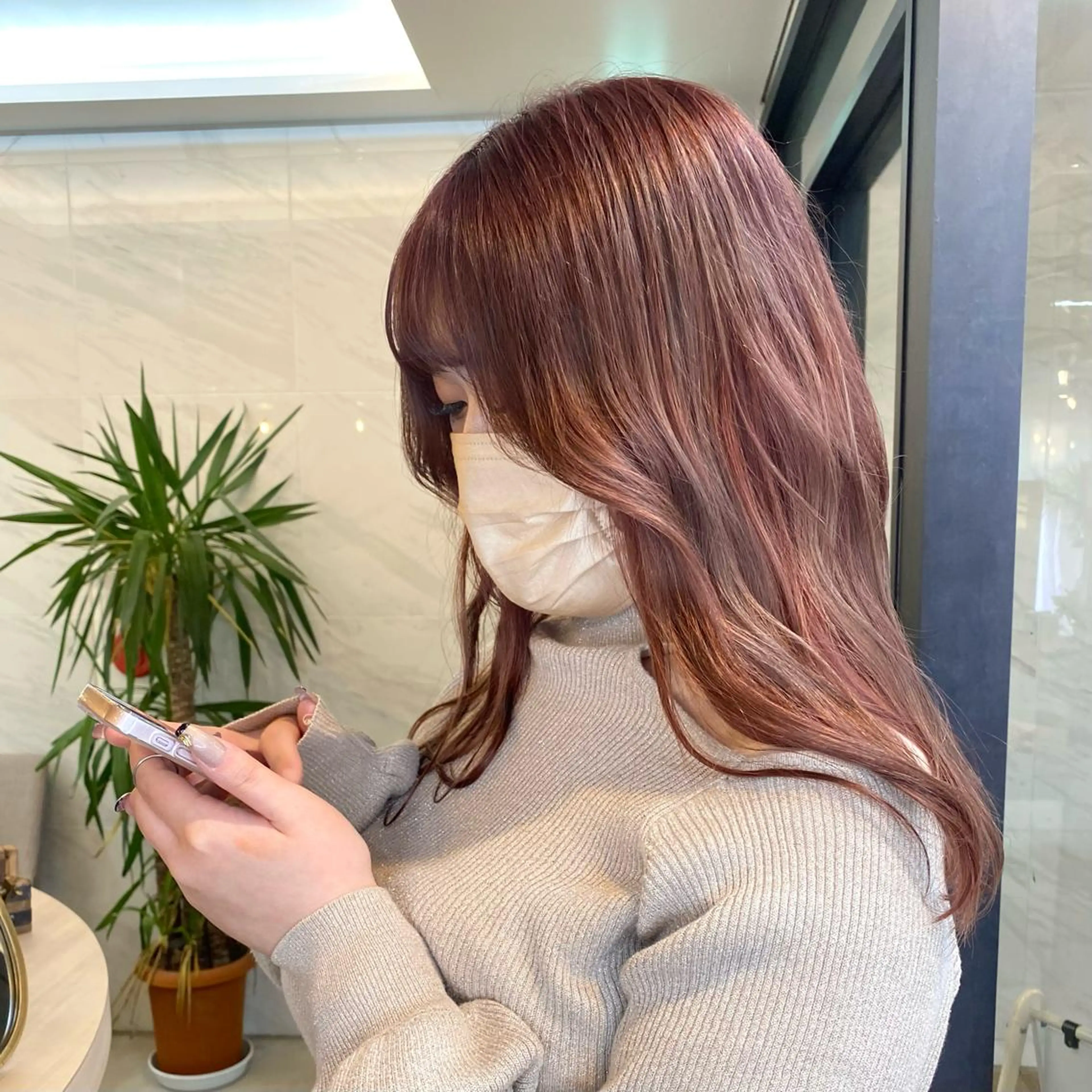 セミロング SHIN レイヤー‪‪カットのヘアスタイル