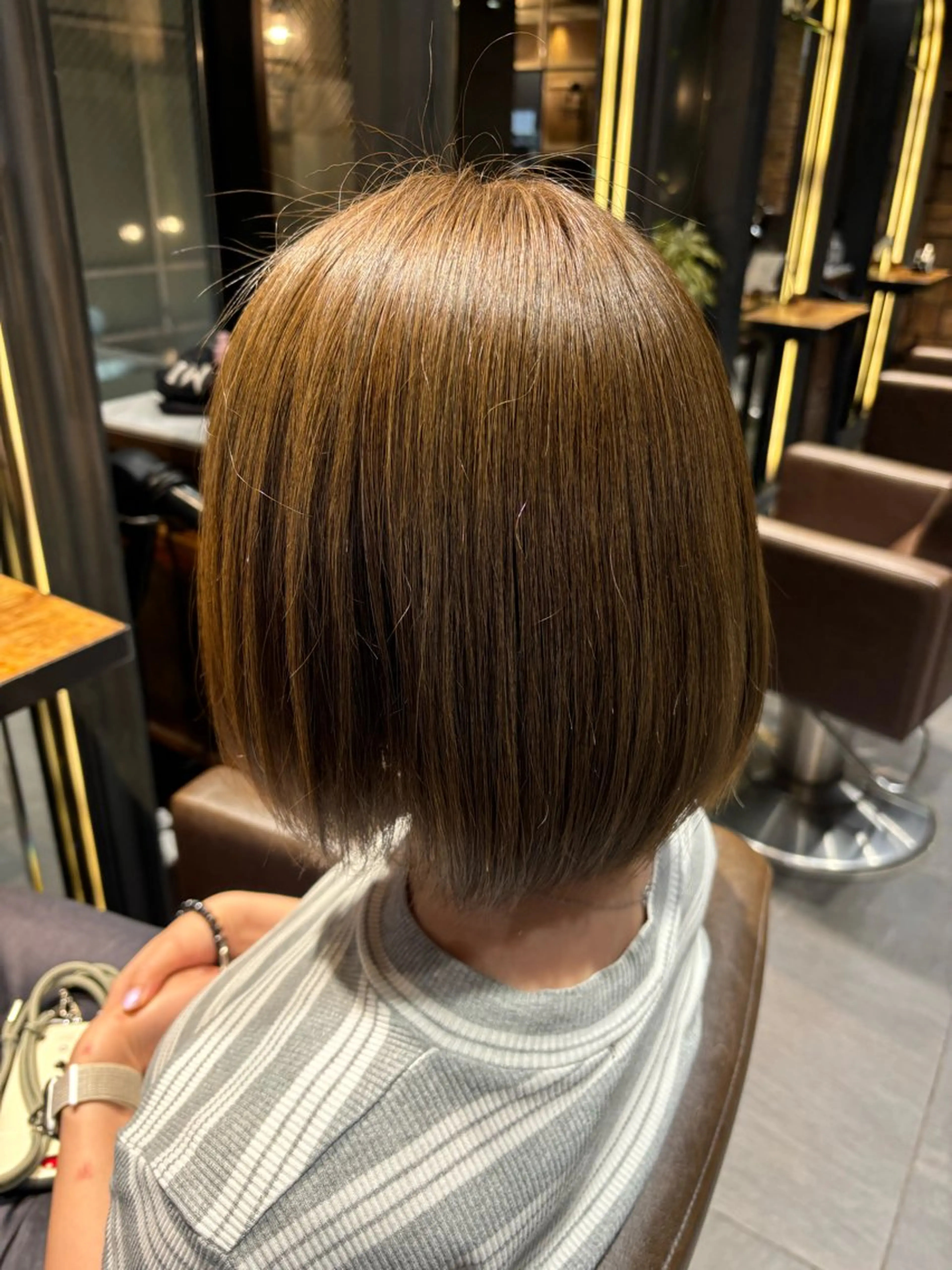 ミディアム ボブ ヘアカラー MINX銀座所属・MINX 井上 ヨウ 艶髪カラー/レイヤーのヘアスタイル