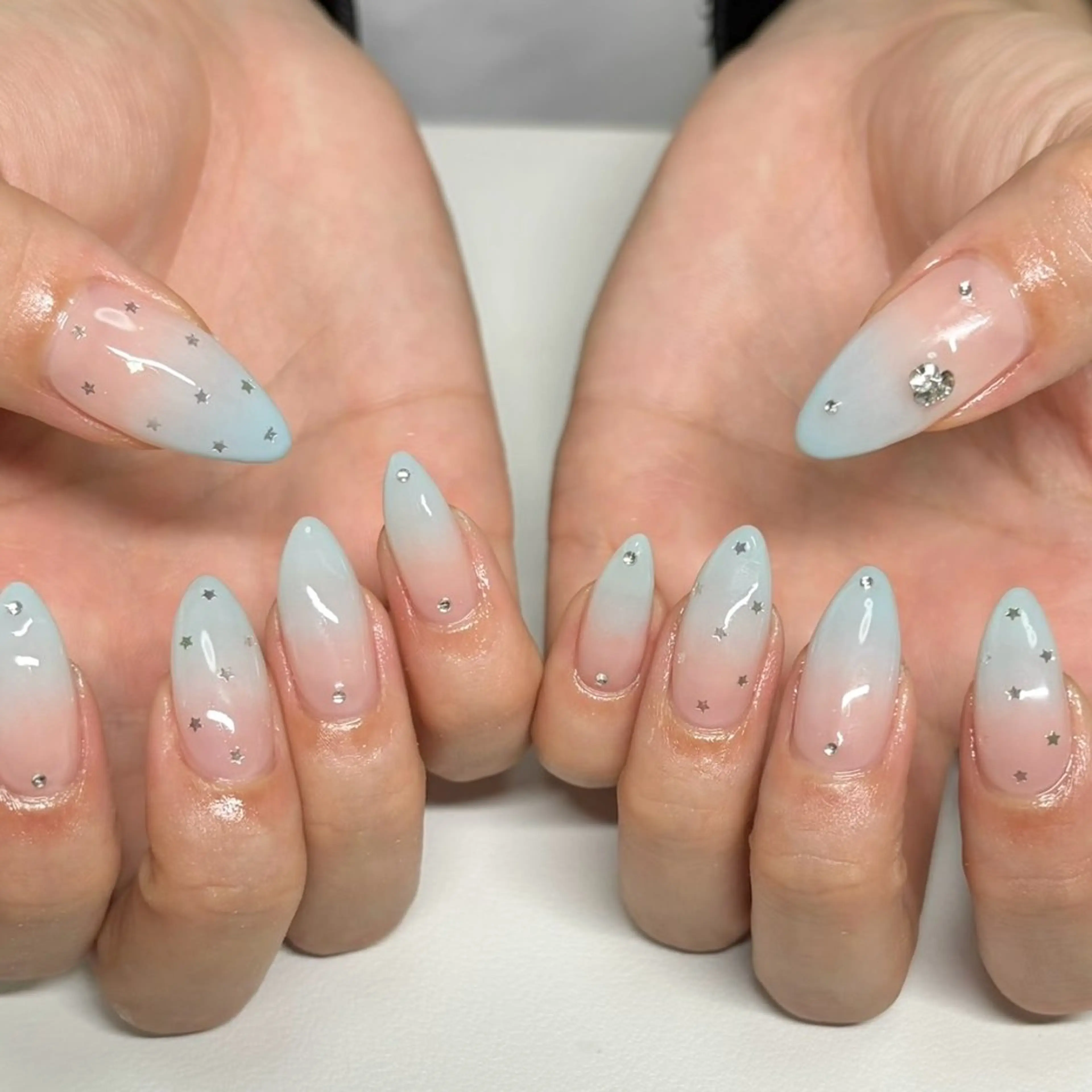 ネイル グラデーション ハンドネイル alien girl所属・byul nail ビョルネイルのネイルデザイン