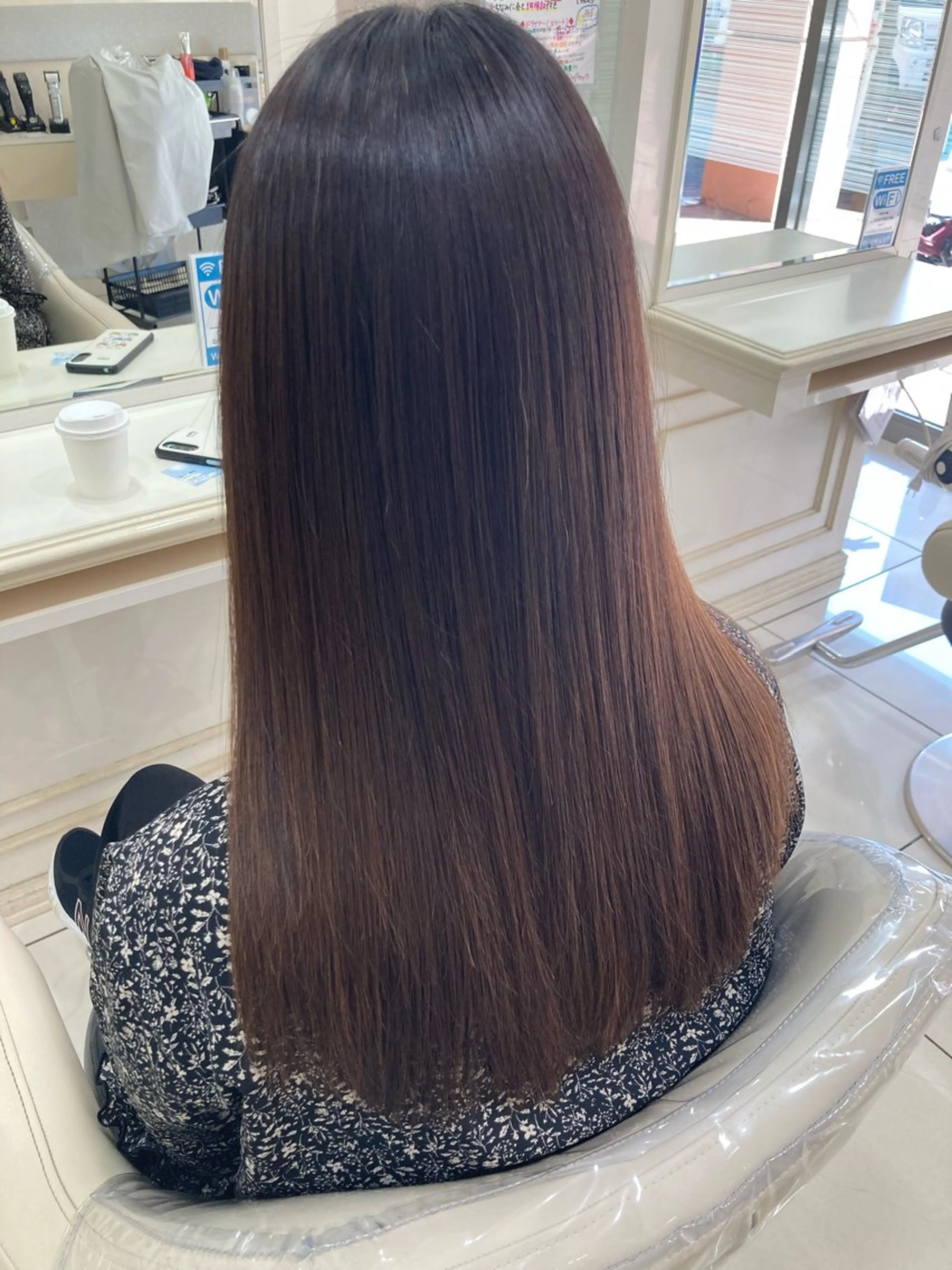 セミロング カット 縮毛矯正 トリートメント 髪質改善 阪口 雄佑のヘアスタイル