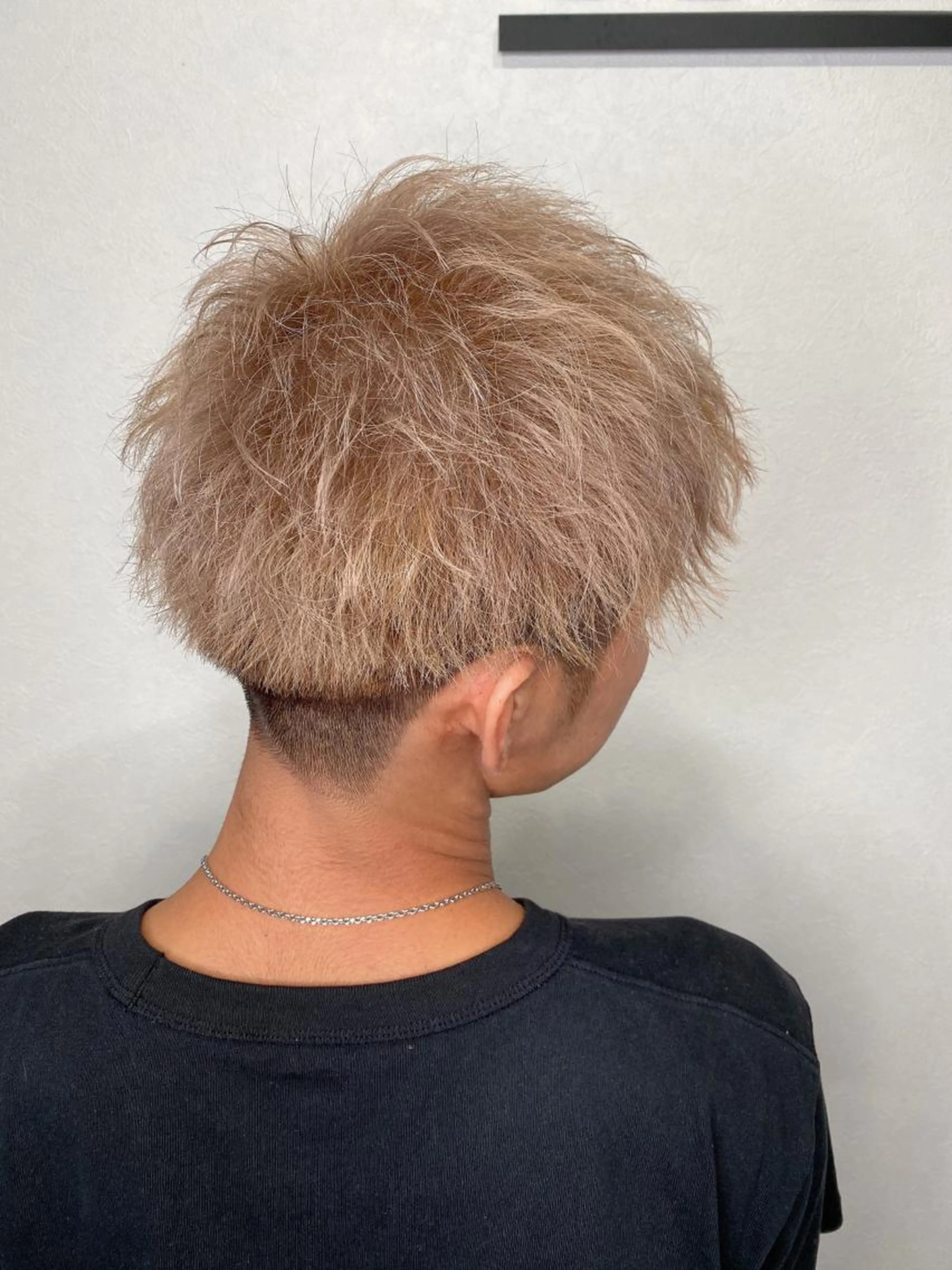 メンズカット＋ブリーチ＋カラーの写真