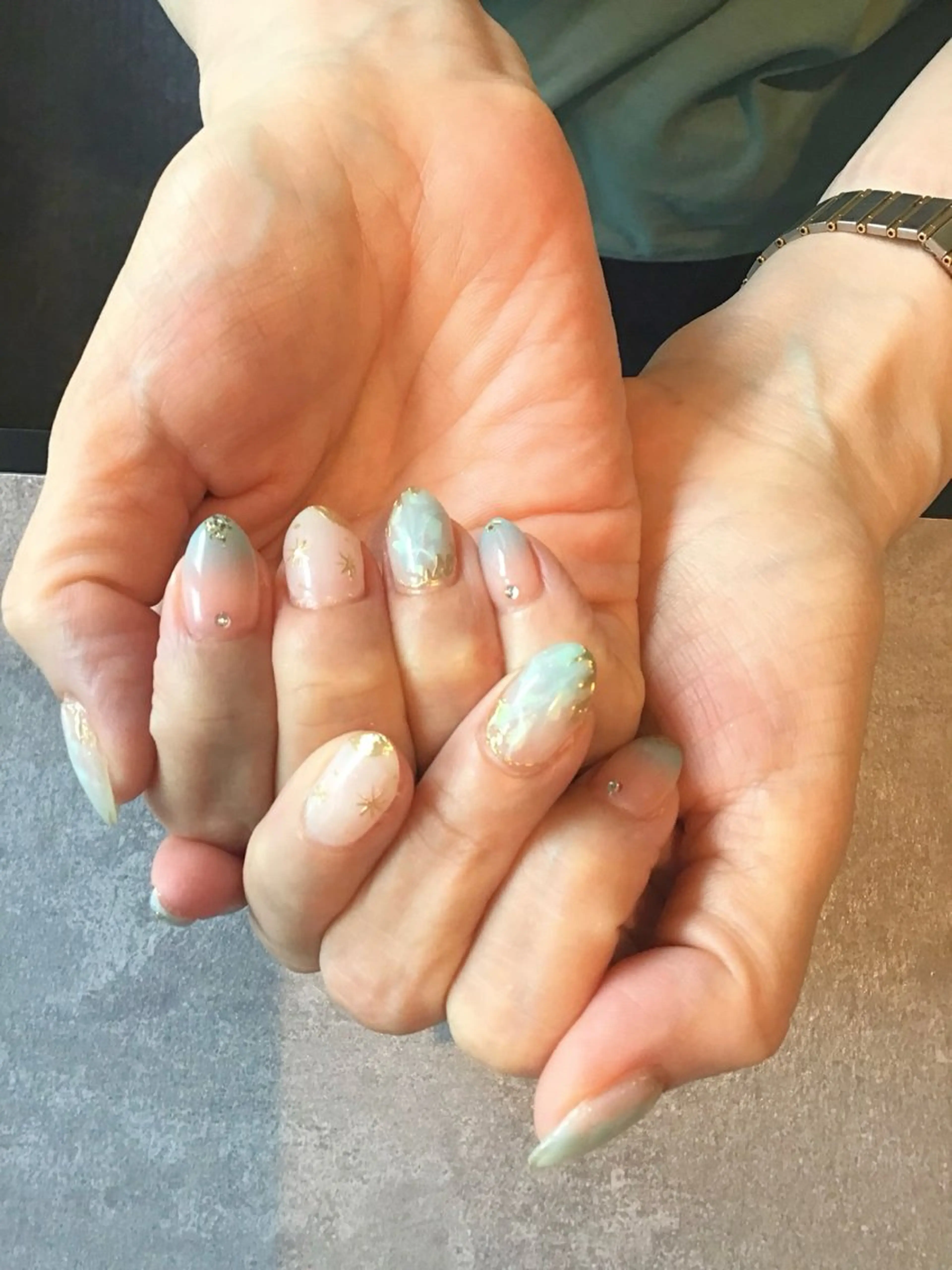 ネイル 持ち込み Nest 岩崎のネイルデザイン