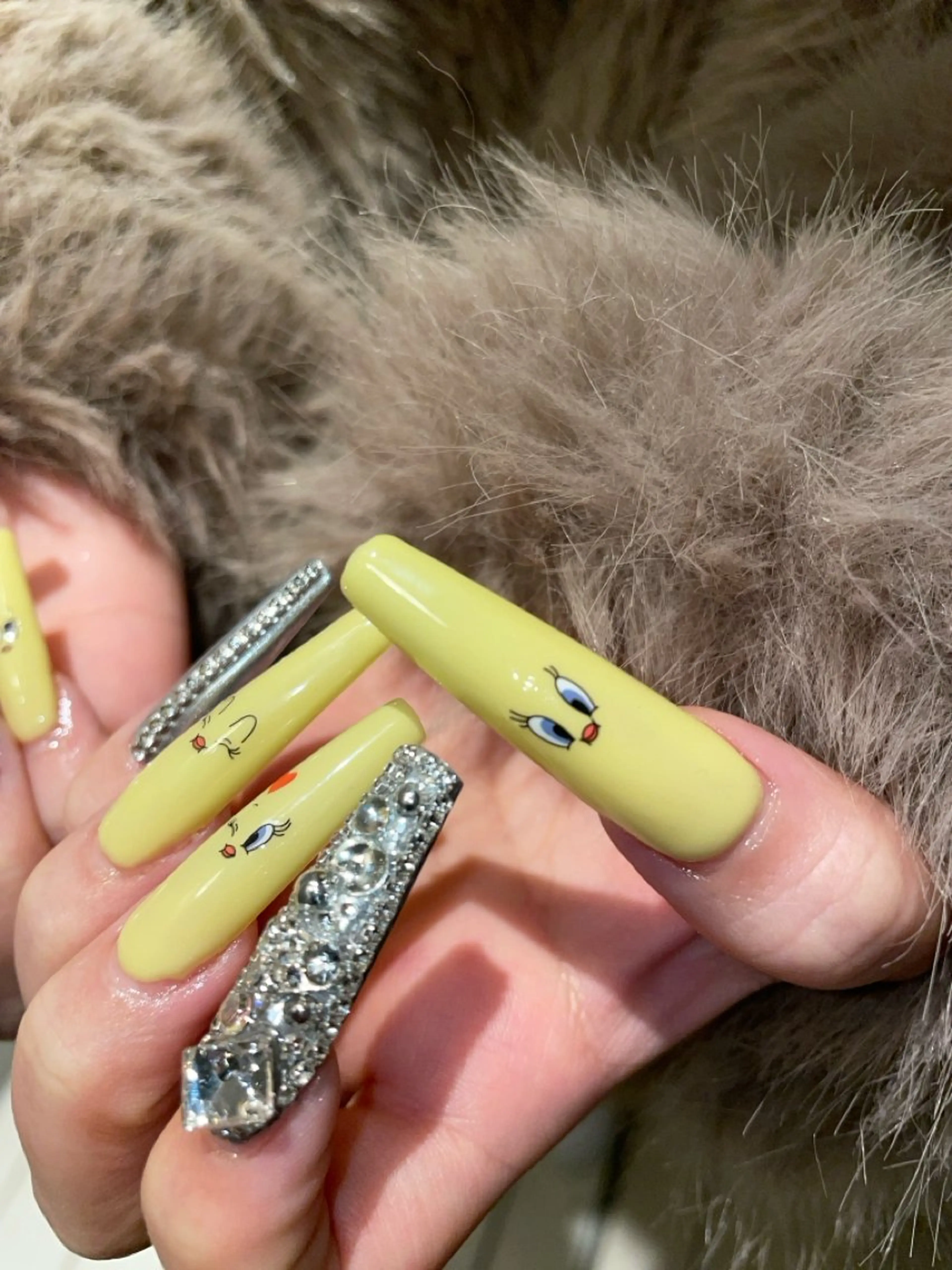 ネイル GO TODAY シェアサロン 渋谷Amiu店所属・渋谷ネイル🎀 y2k/海外ネイルのネイルデザイン