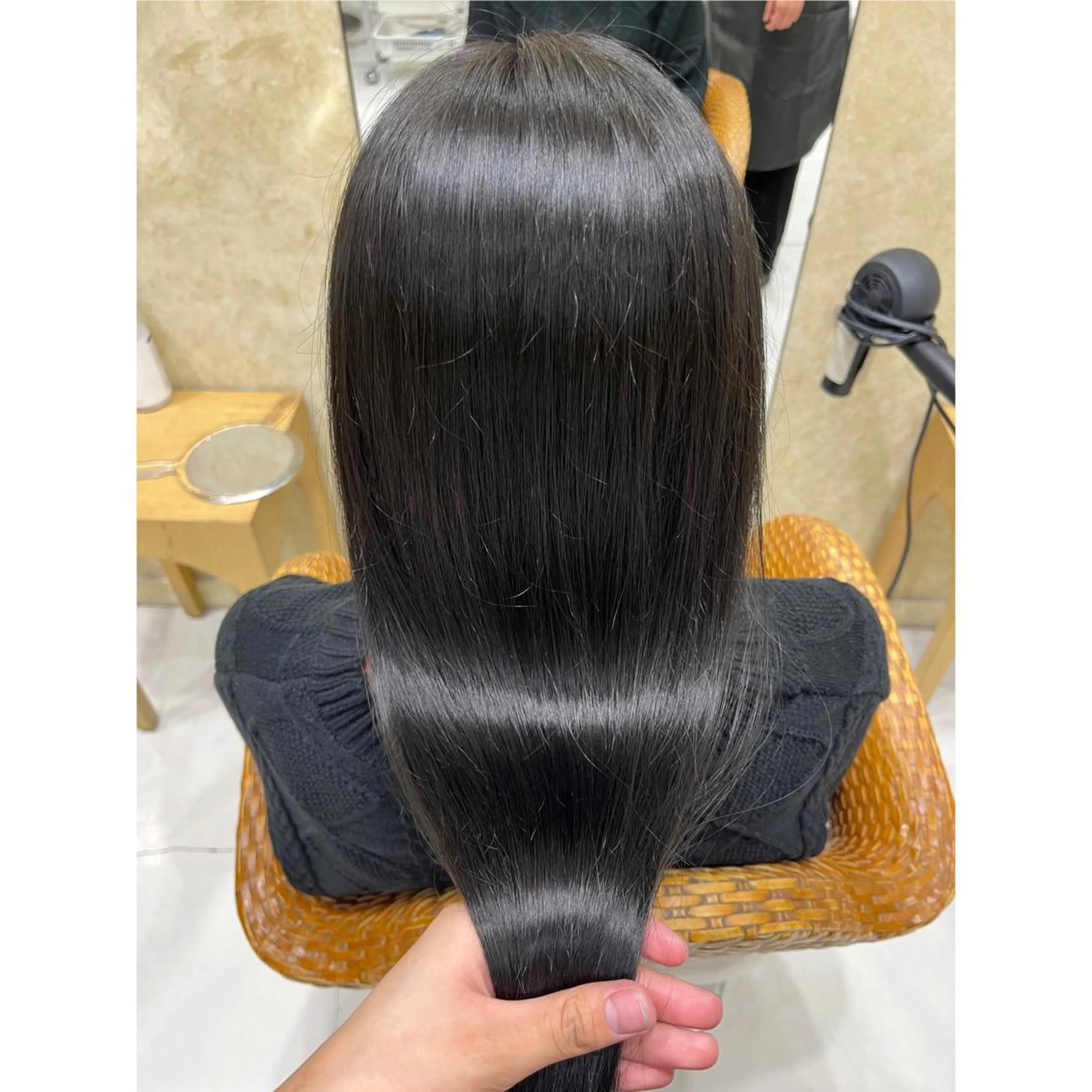 セミロング 大久保 凜香のヘアスタイル