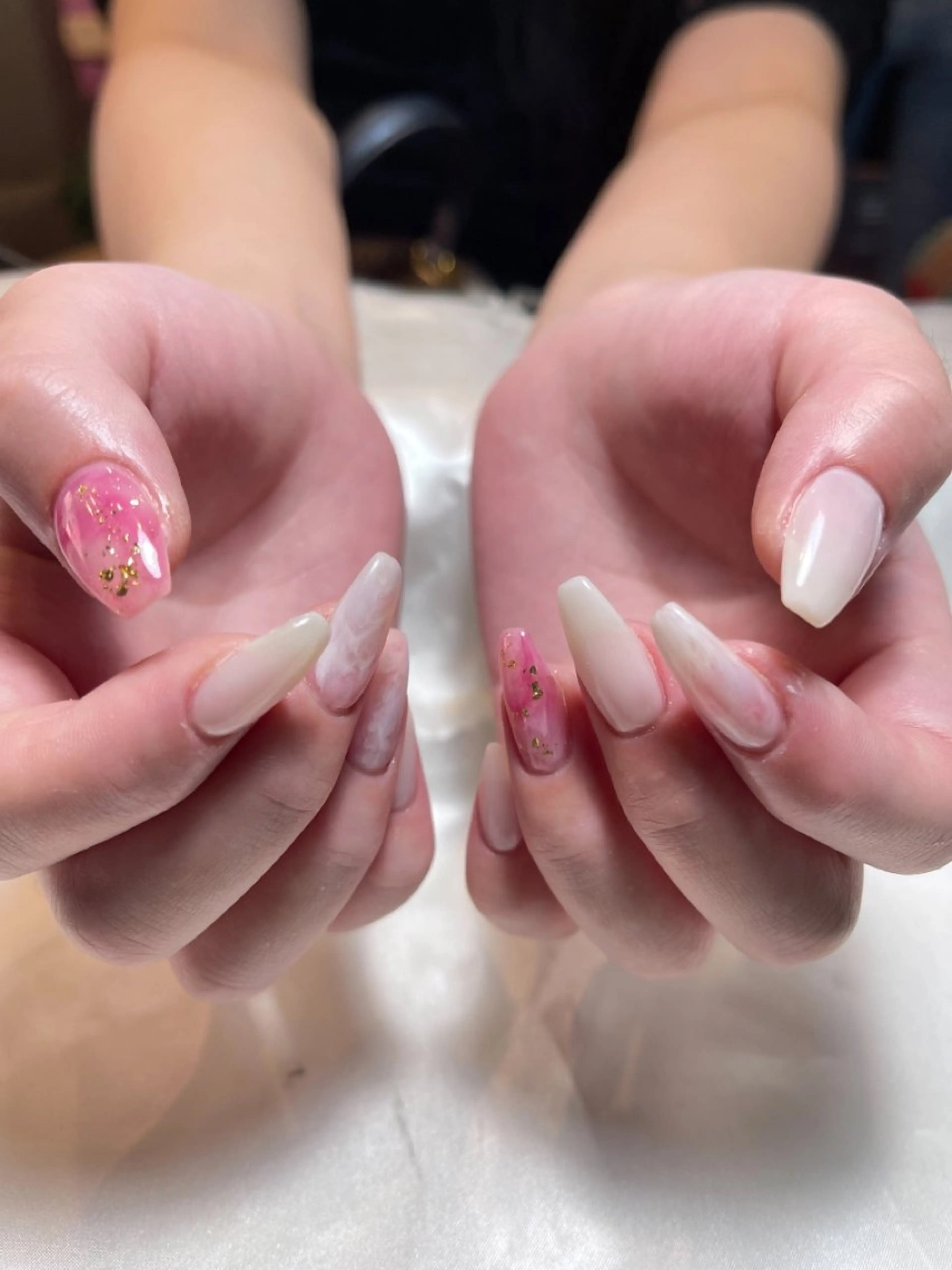 ネイル NAIL ✴︎キラキラオメメのネイルデザイン