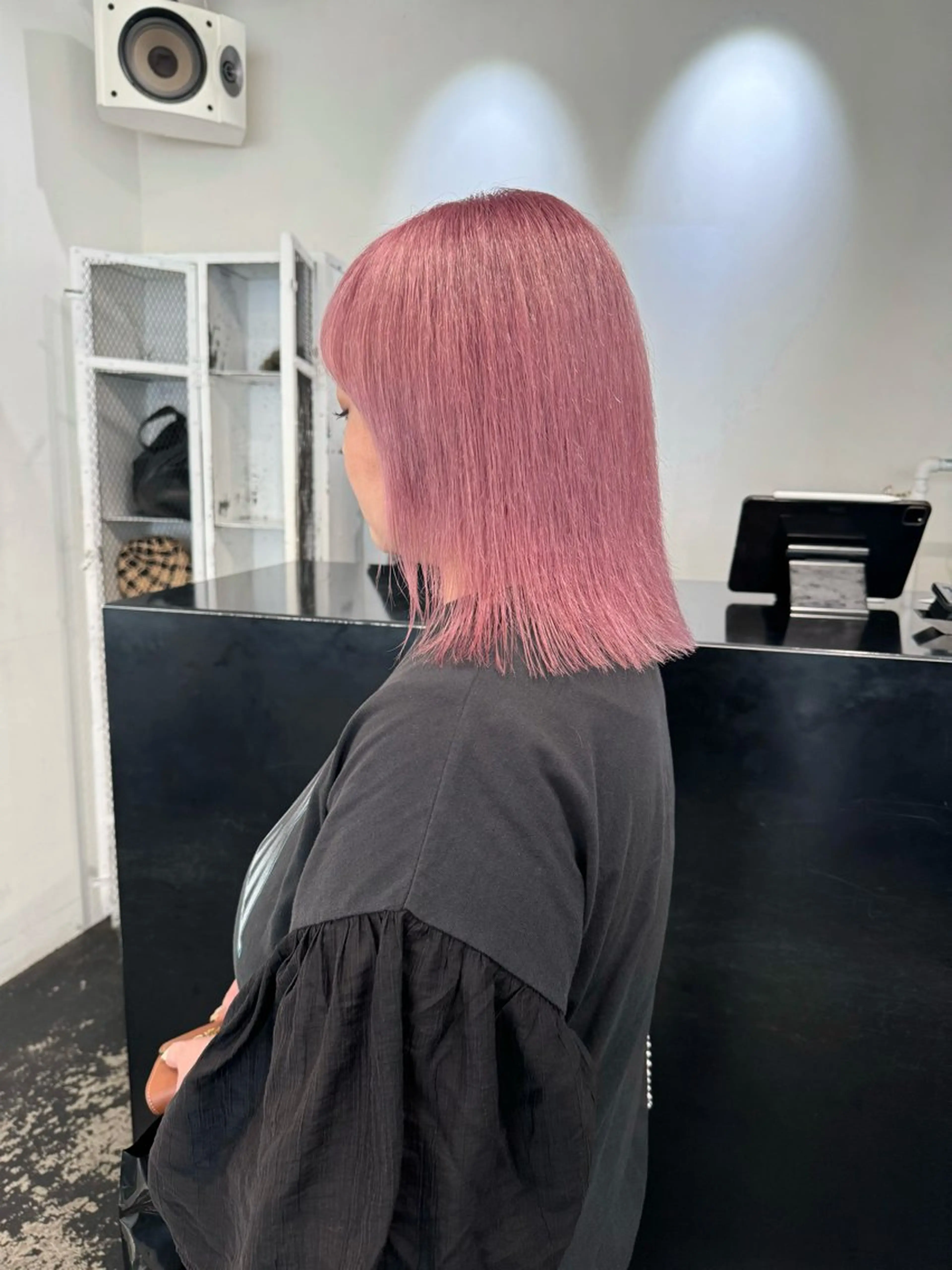 ミディアム カラー ヘアアレンジ ベージュカラー ブリーチ ラベンダーカラー ラベンダーピンク ピンクカラー カット ヘアカラー トリートメント 艶ハイトーン/ヘア アレンジAYAKAのヘアスタイル