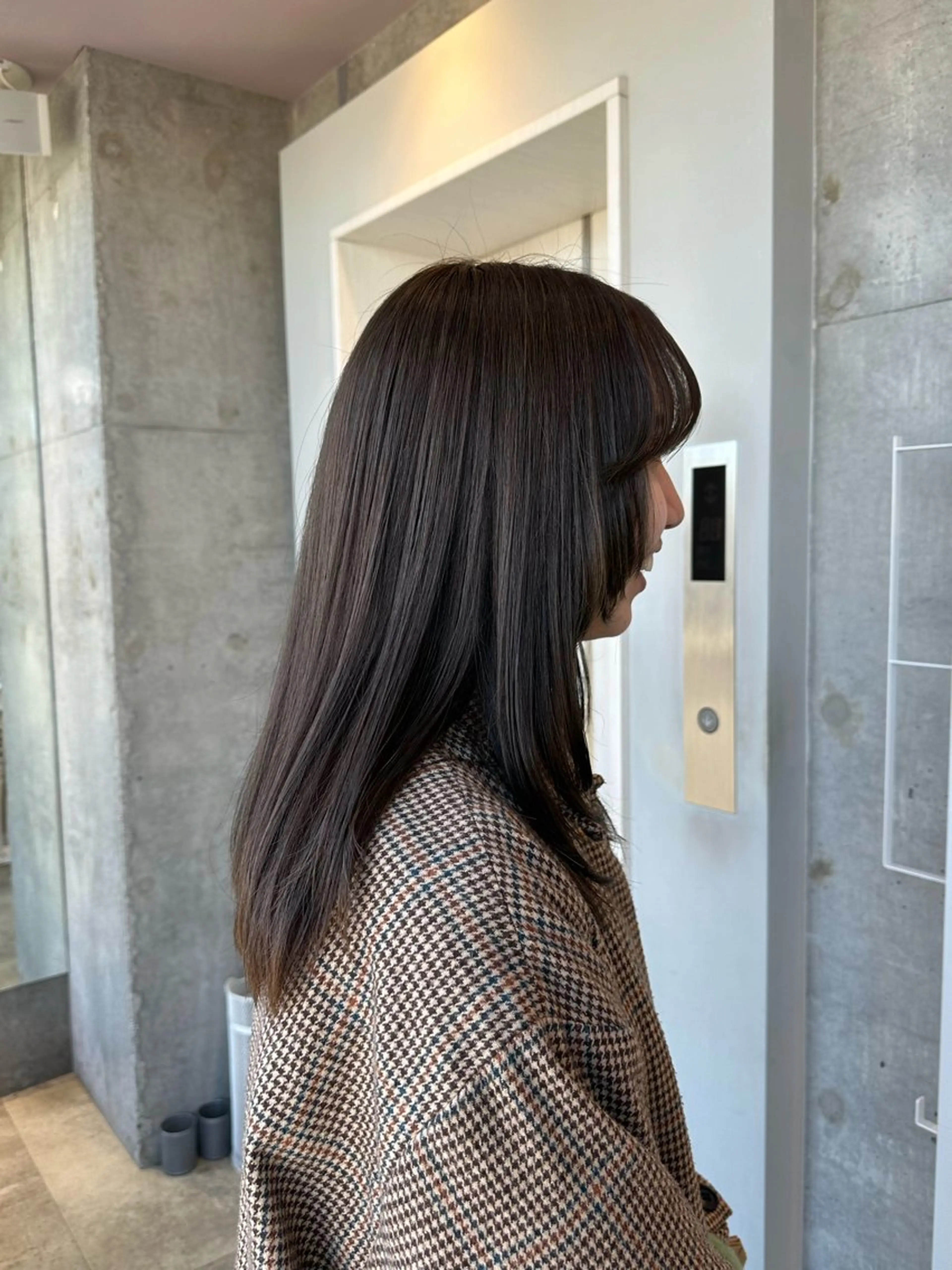 セミロング カラー 透明感カラー グレージュ オリーブグレージュ オリーブグレー OLSEN D.B.A BALLOON HAIR所属・さとう あやかのヘアスタイル