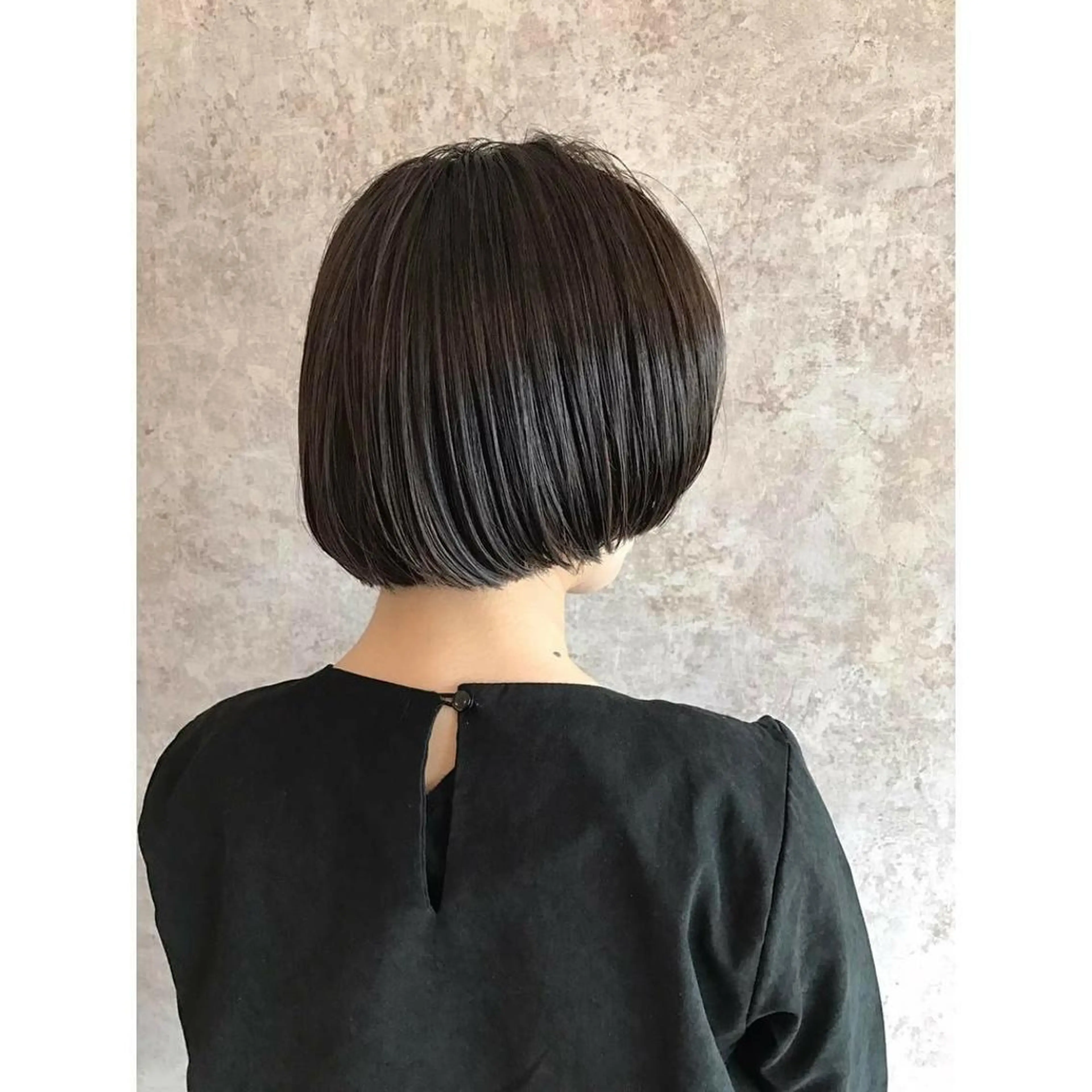 ミディアム due hair 京都駅前店 MILBON オージュア認定サロン【デューヘアー】所属・ハイトーンブリーチ 土坂　由志【京都】のヘアスタイル