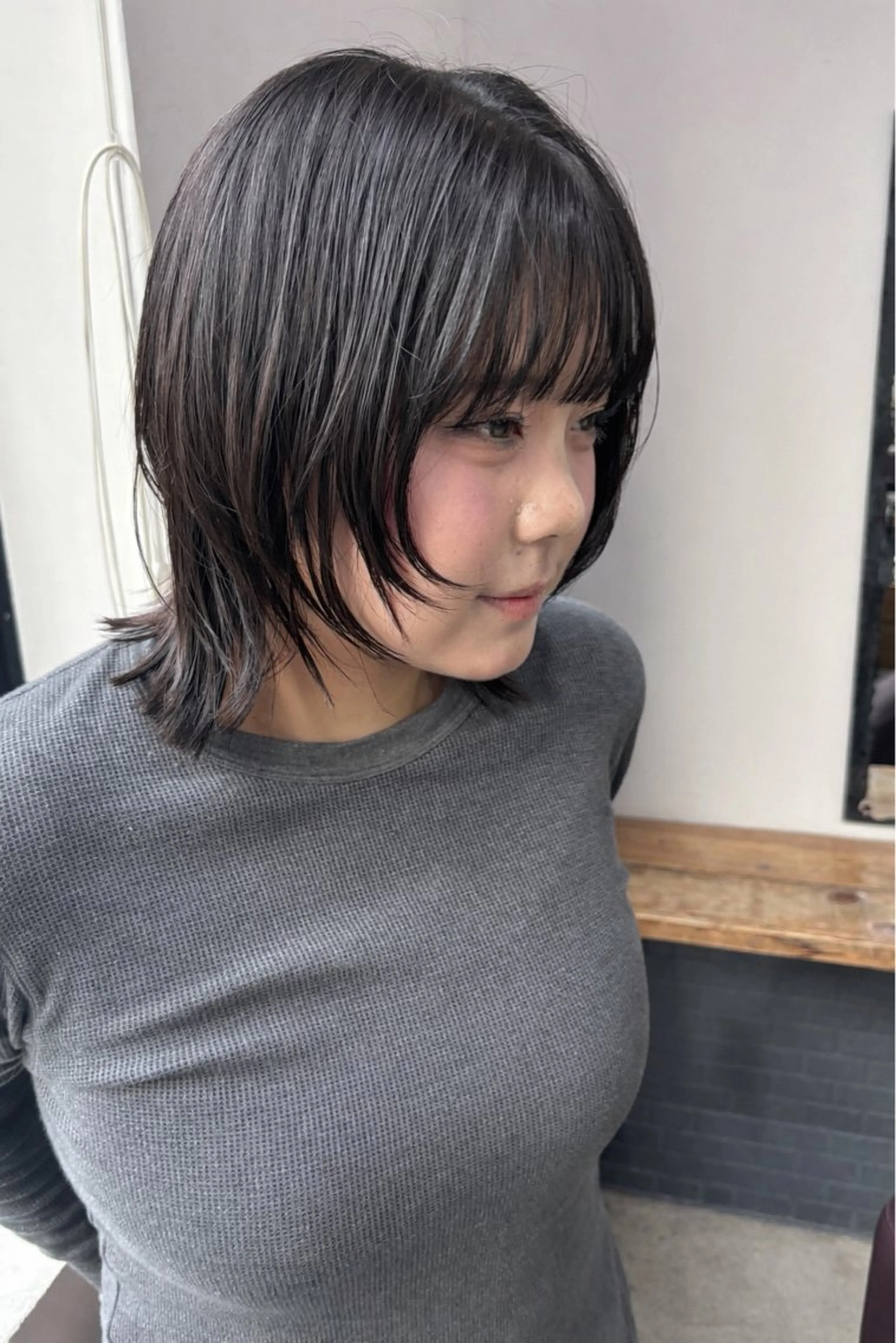 ミディアム カット ヘアカラー ウシロダ メグミのヘアスタイル