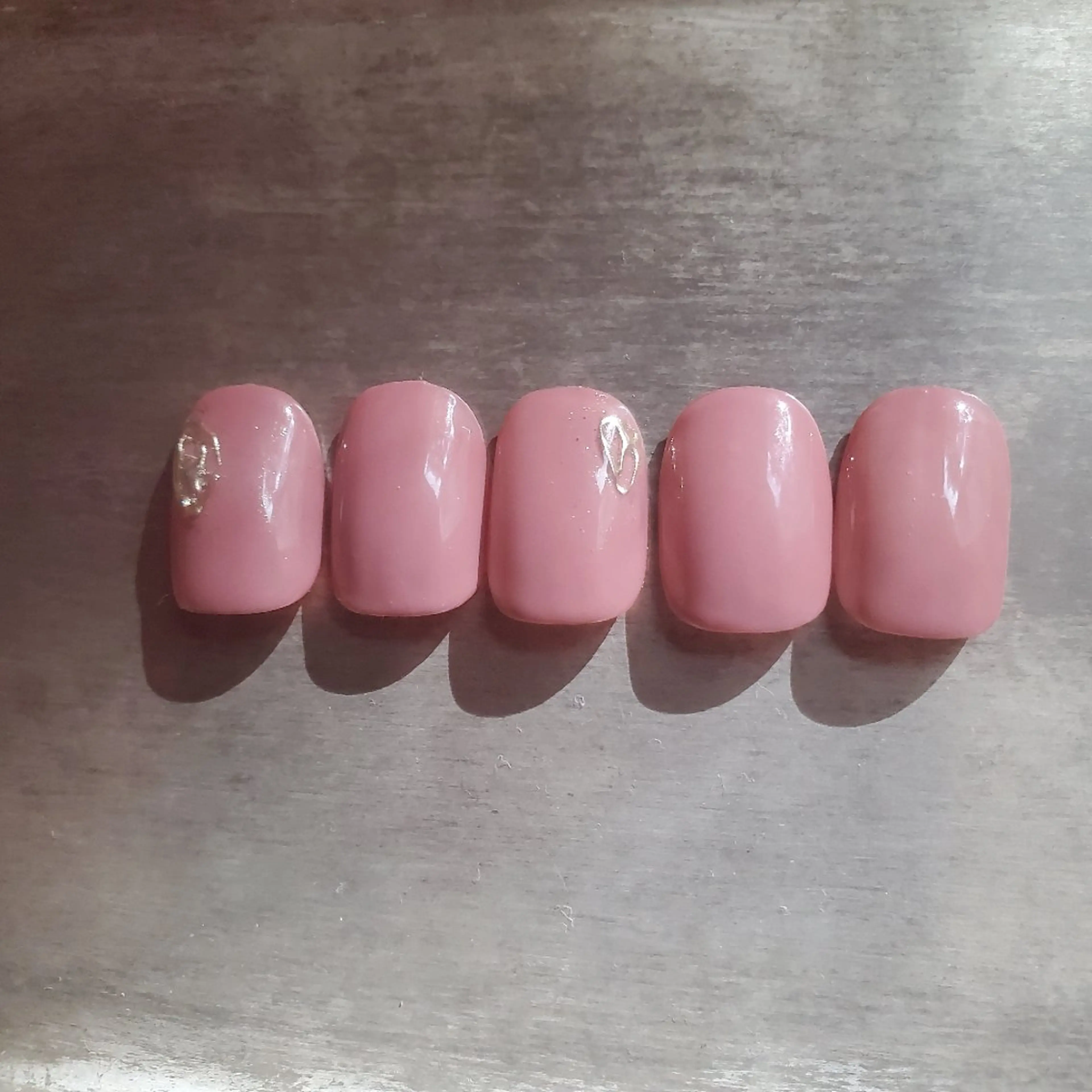 ハンド💅ポイントニュアンス　(ストーン、スタッズ、ぷっくりアート、カラーニュアンスなど)4本　　　　　【オフなし】の写真