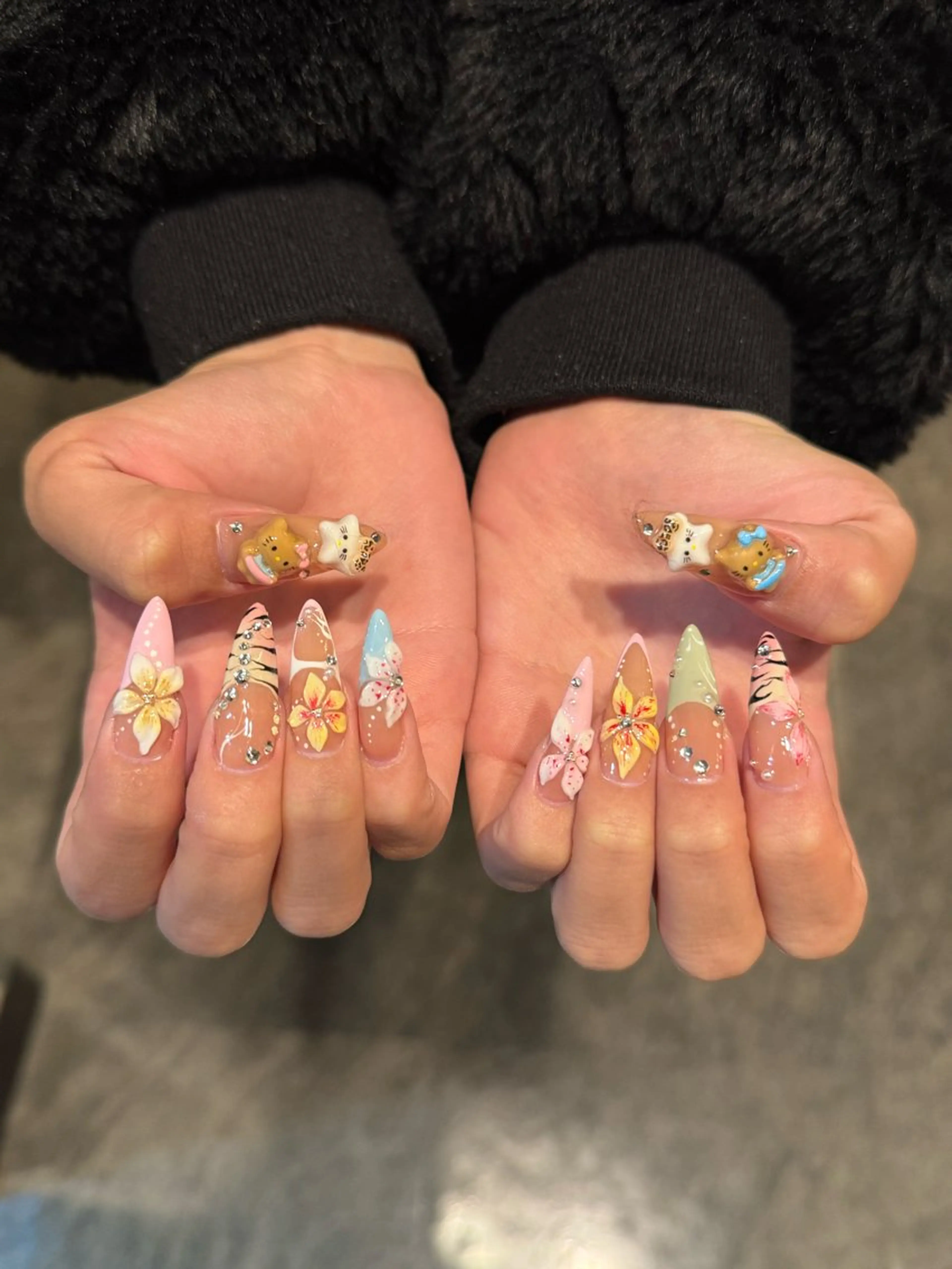 ネイル ハンドネイル いちご chan novaのネイルデザイン