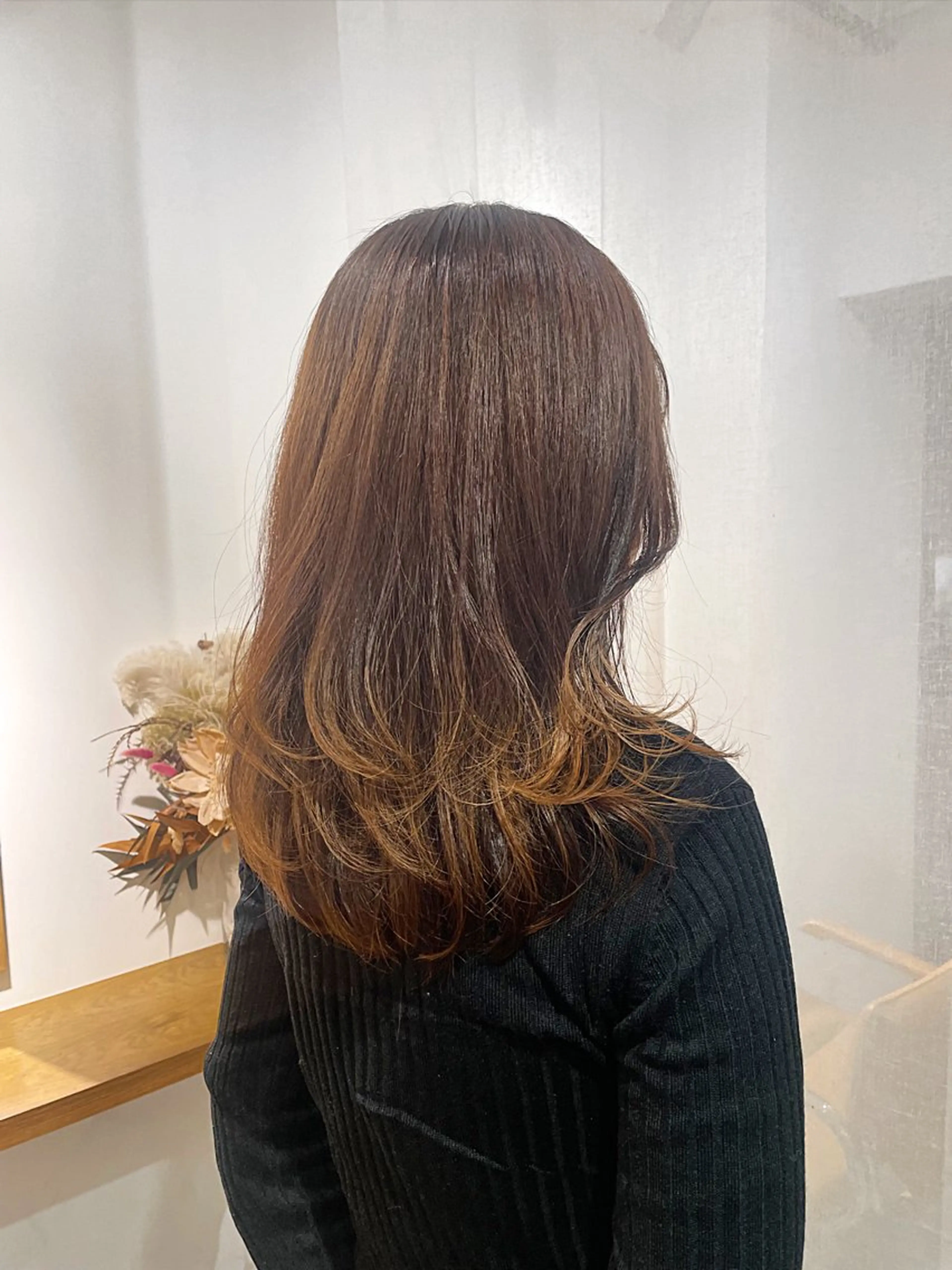 セミロング LOREN/ miuのヘアスタイル