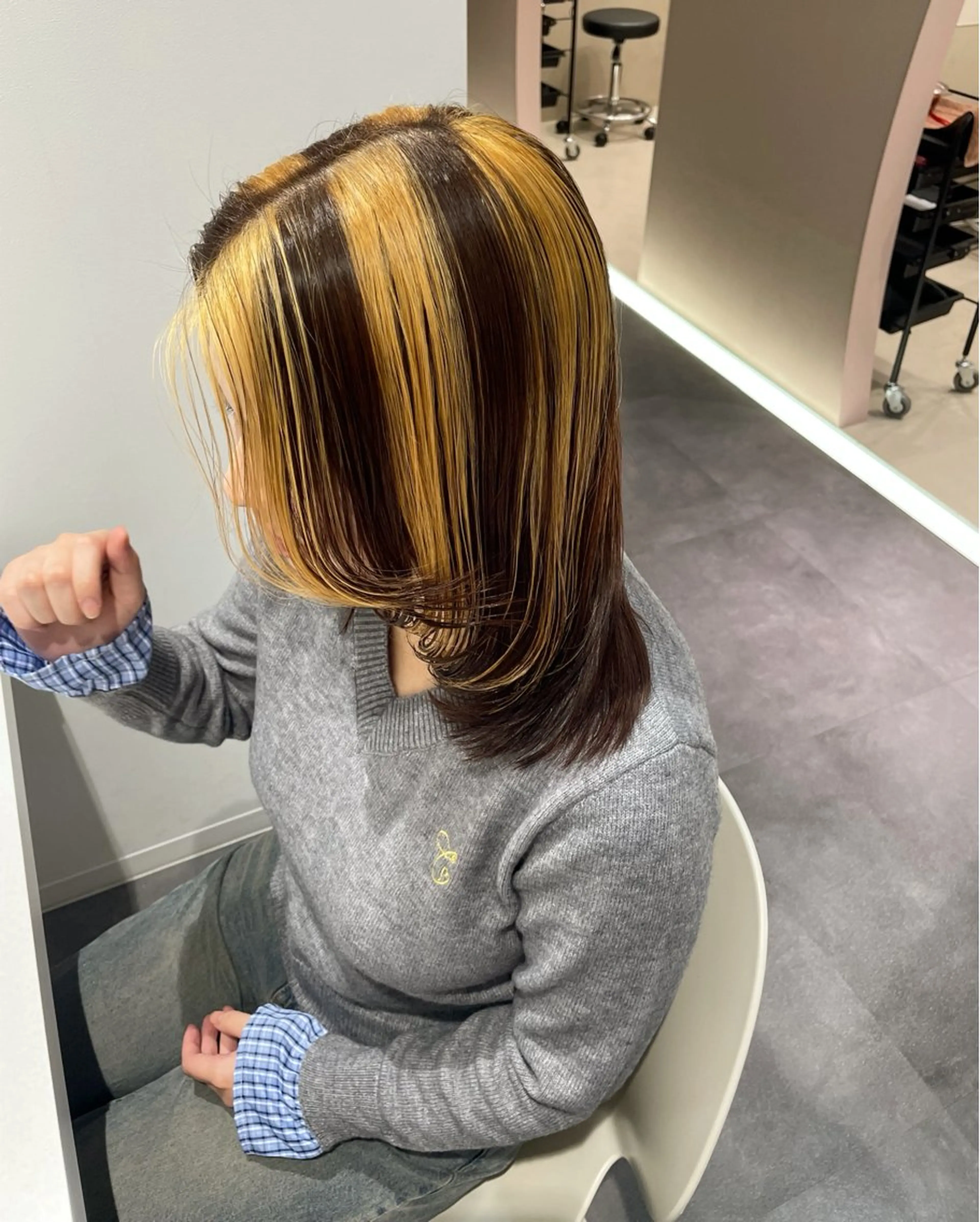 ミディアム カラー 佐野 えり奈のヘアスタイル