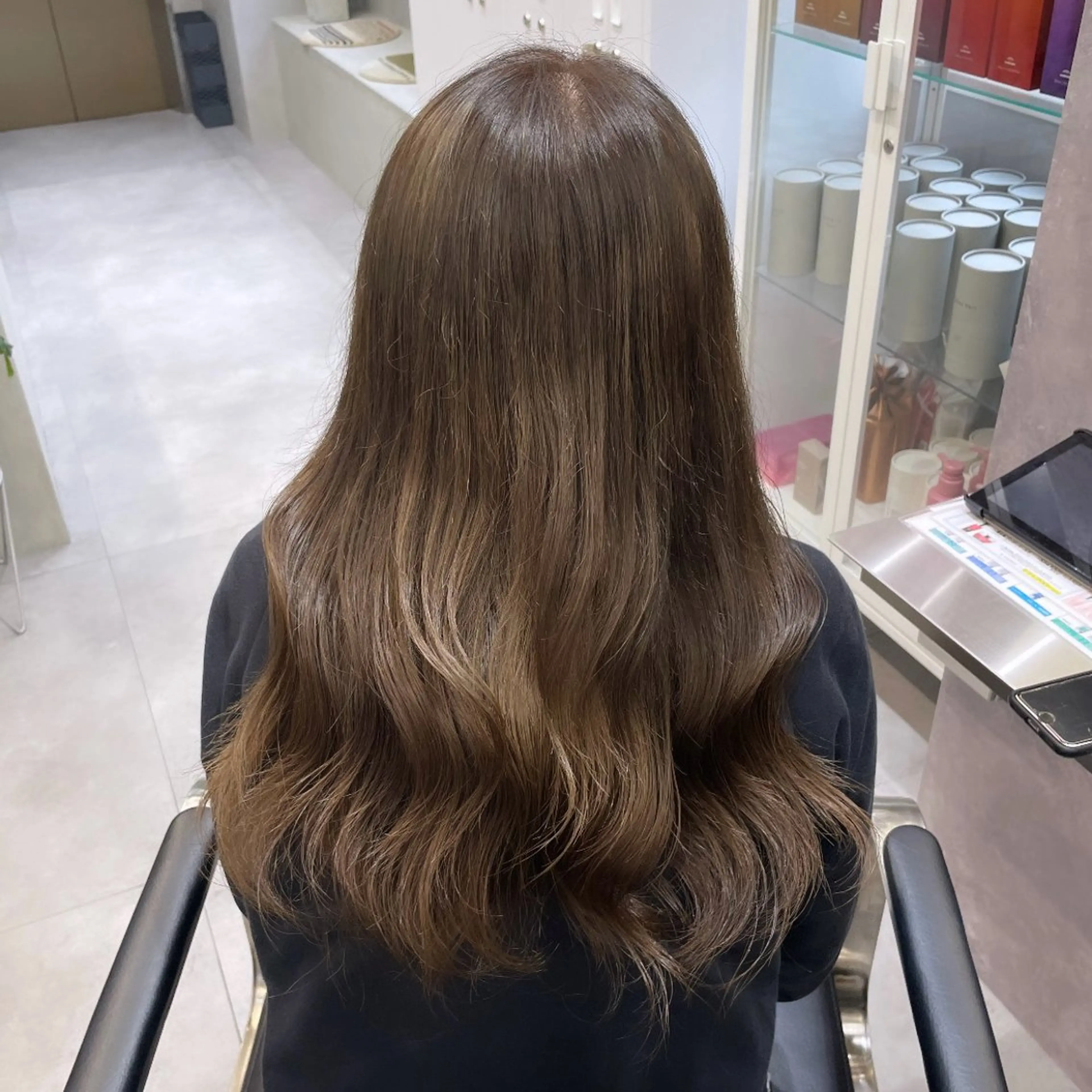 セミロング カラー ブリーチ グレージュ ヘアカラー Rui/透明感カラー 暖色/レイヤーカットのヘアスタイル