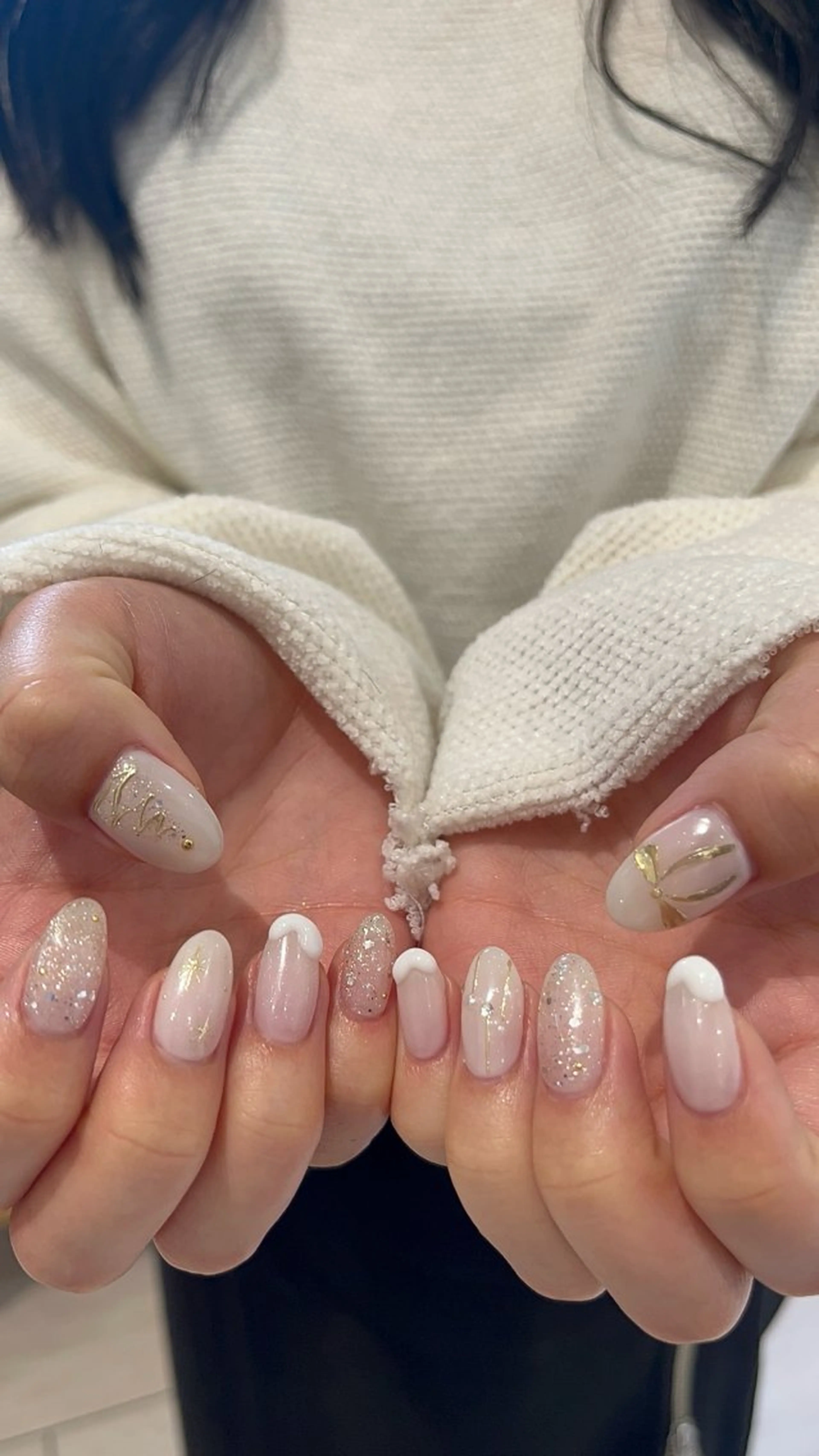 ネイル フレンチネイル ミラーネイル 冬ネイル クリスマス 🎀Earth chihiro🤍のネイルデザイン