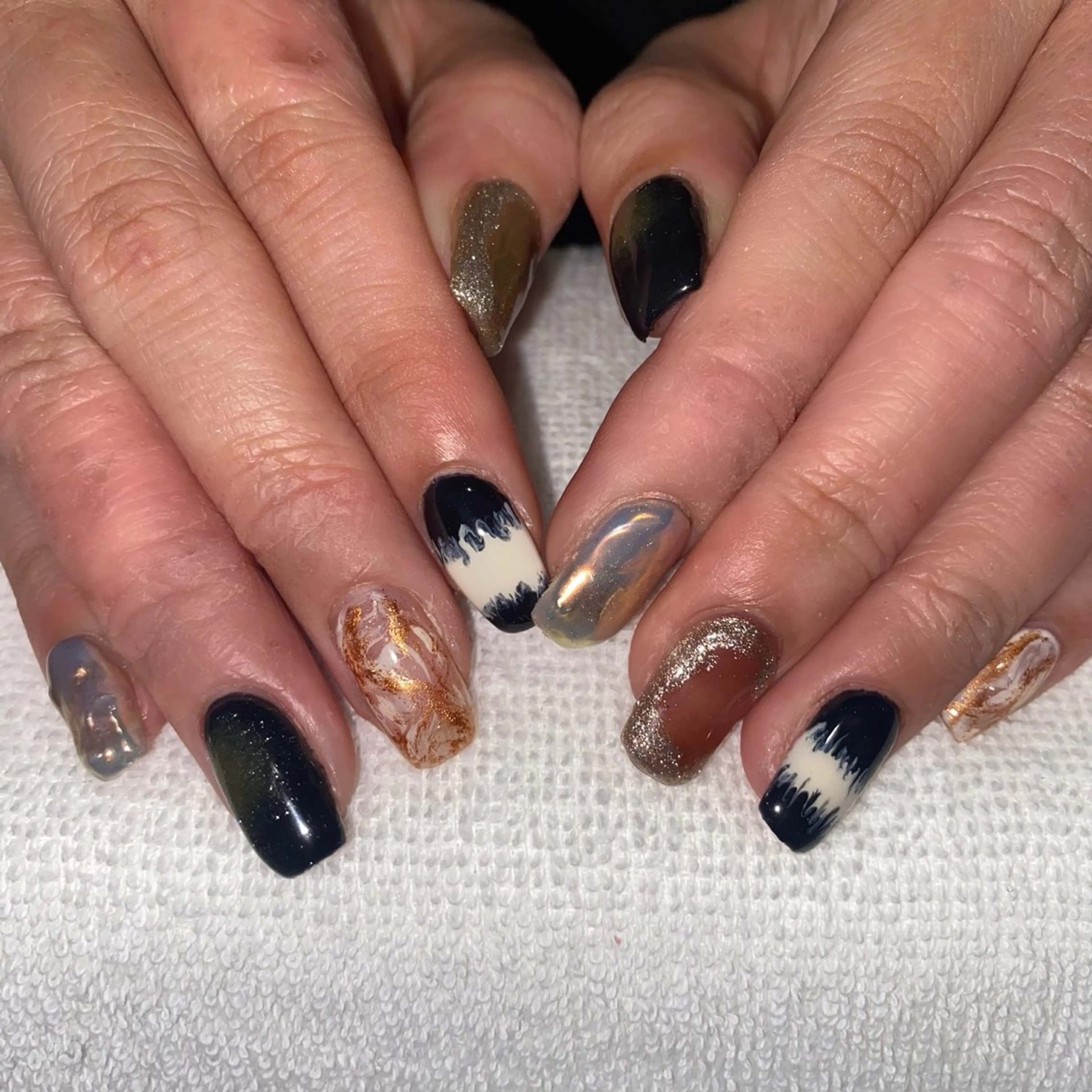 ネイル ハンドネイル ハンドケア カンナ【Y2Kネイル /コーンロウ】のネイルデザイン