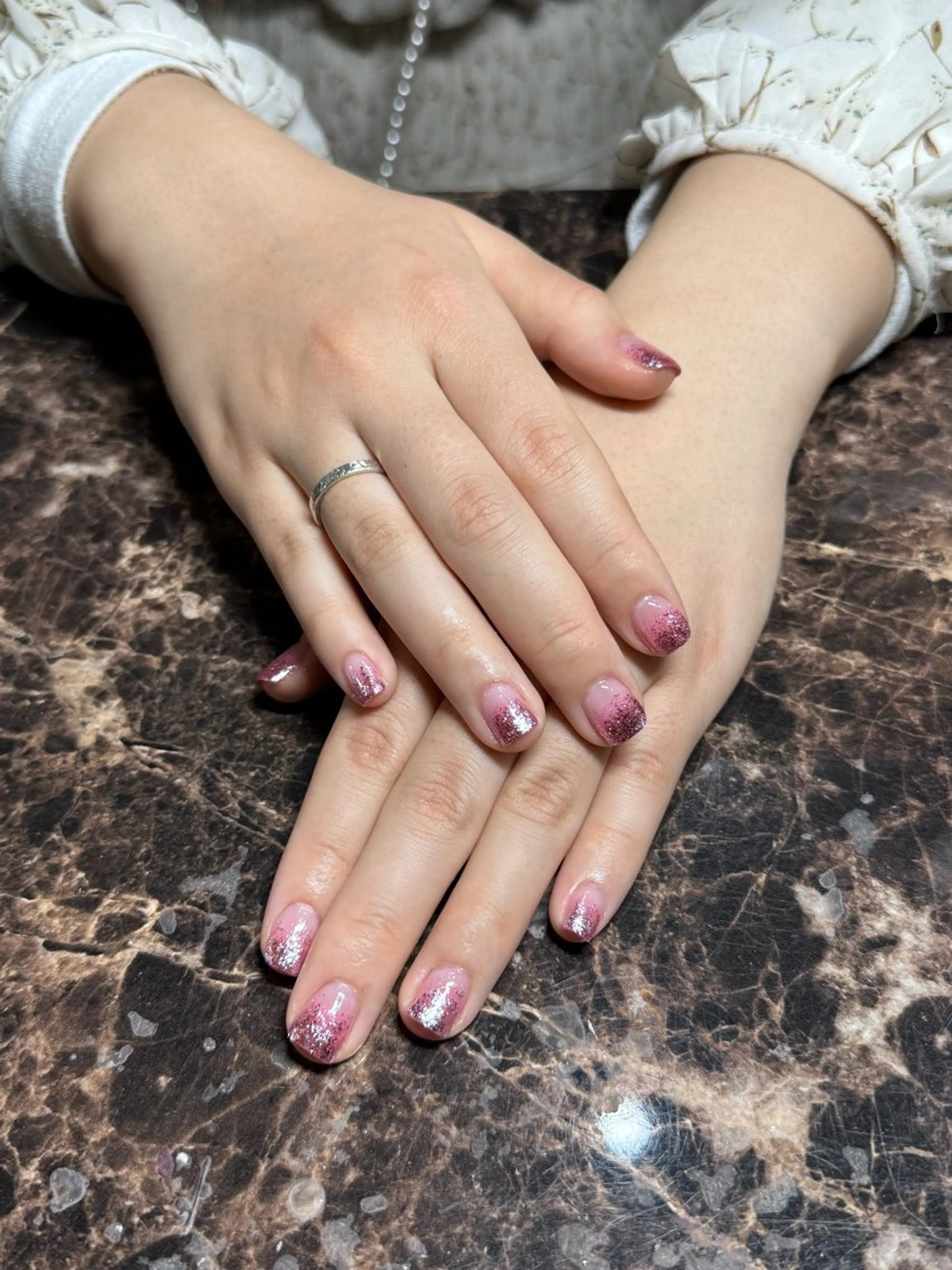 ネイル グラデーション ラメ(グリッター) ラメグラデーション ピンク IROHA NAIL Mihoのネイルデザイン