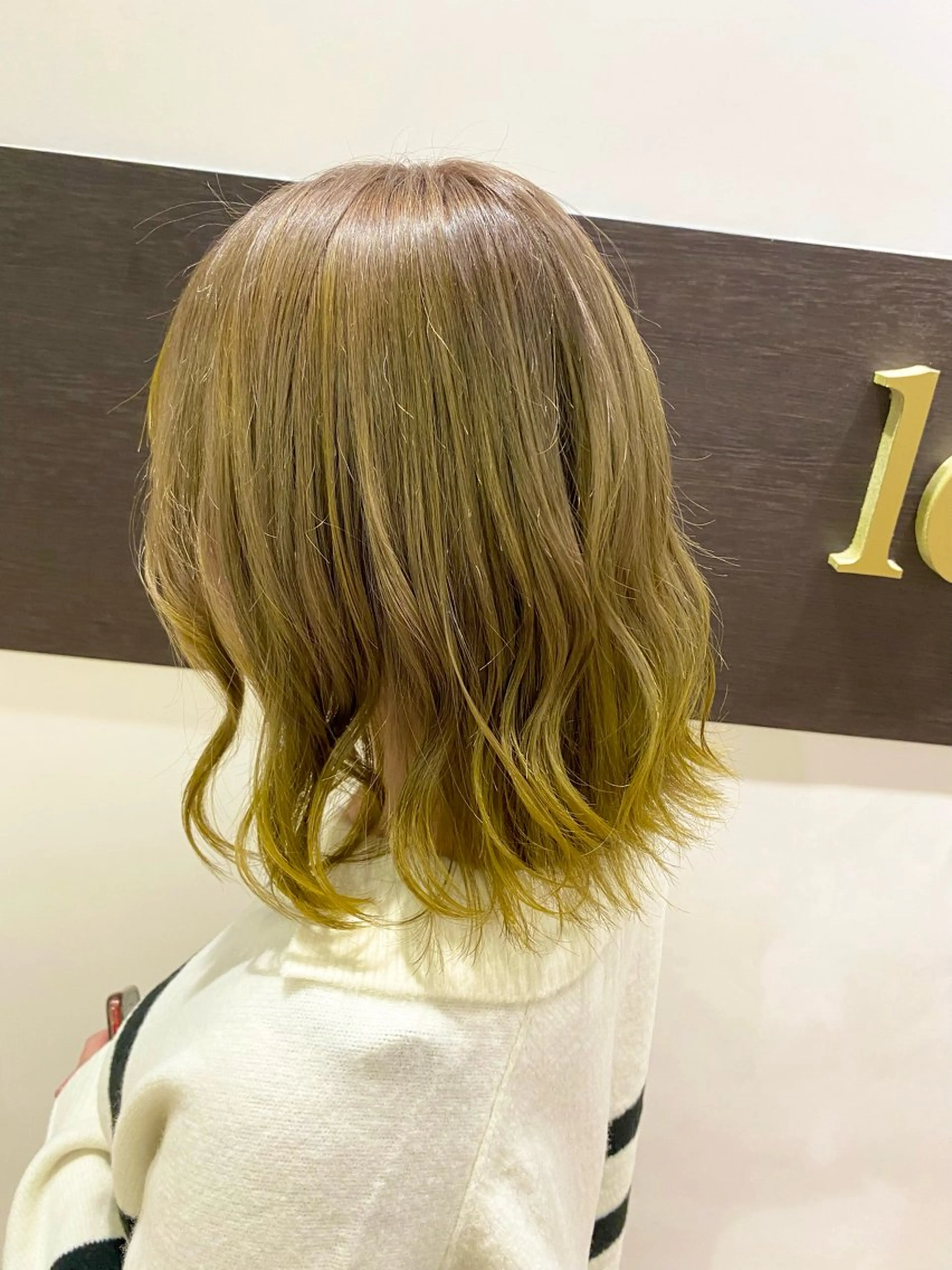 ミディアム カラー ベージュカラー ダブルカラー ミルクティーベージュ イエローカラー ヘアカラー 暖色系カラー まおのヘアスタイル