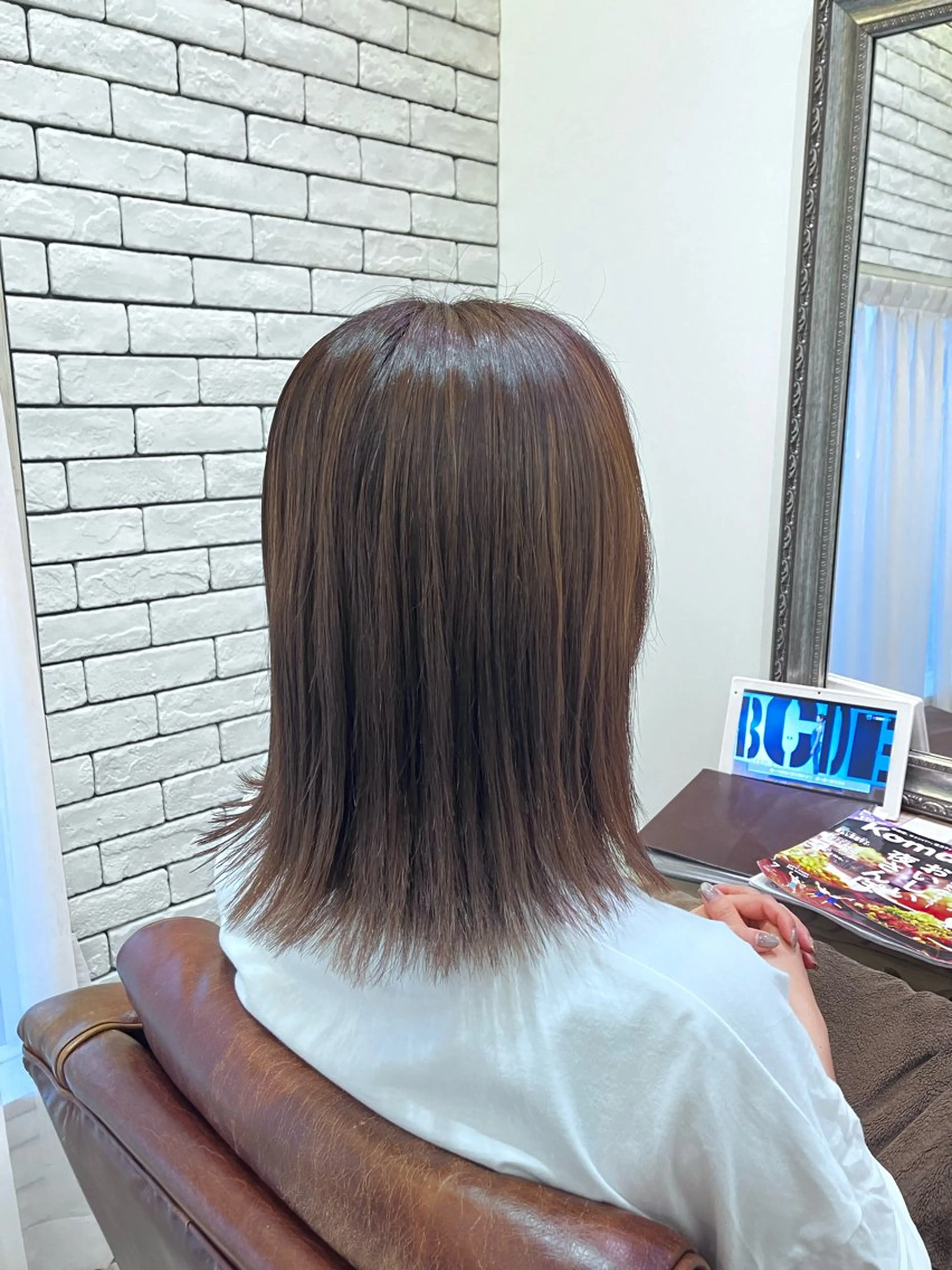 ミディアム 外ハネヘア adorableはなみずき店所属・唯一無二の曲がる 縮毛矯正 小林のヘアスタイル