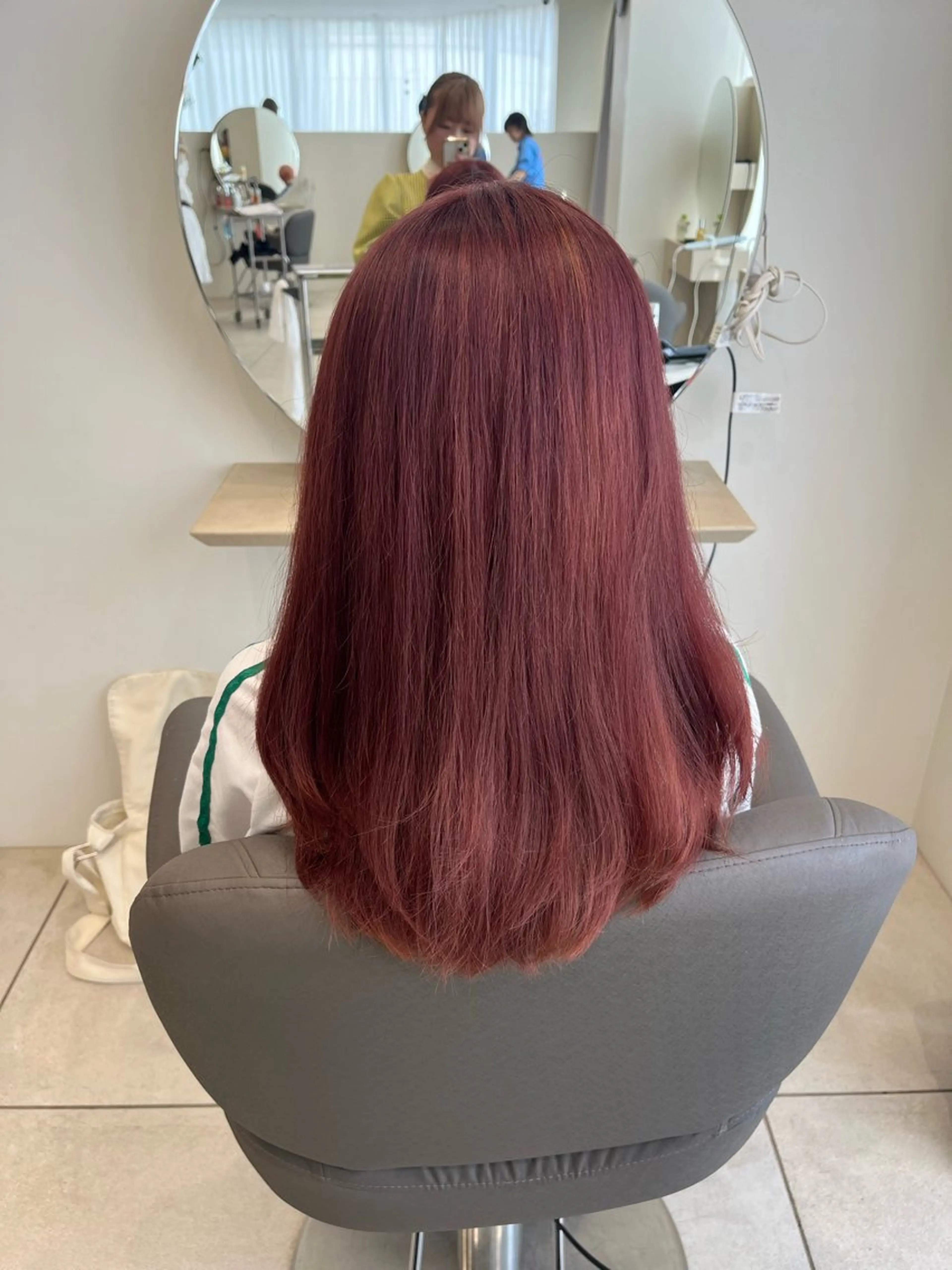 セミロング 中村 彩奈のヘアスタイル