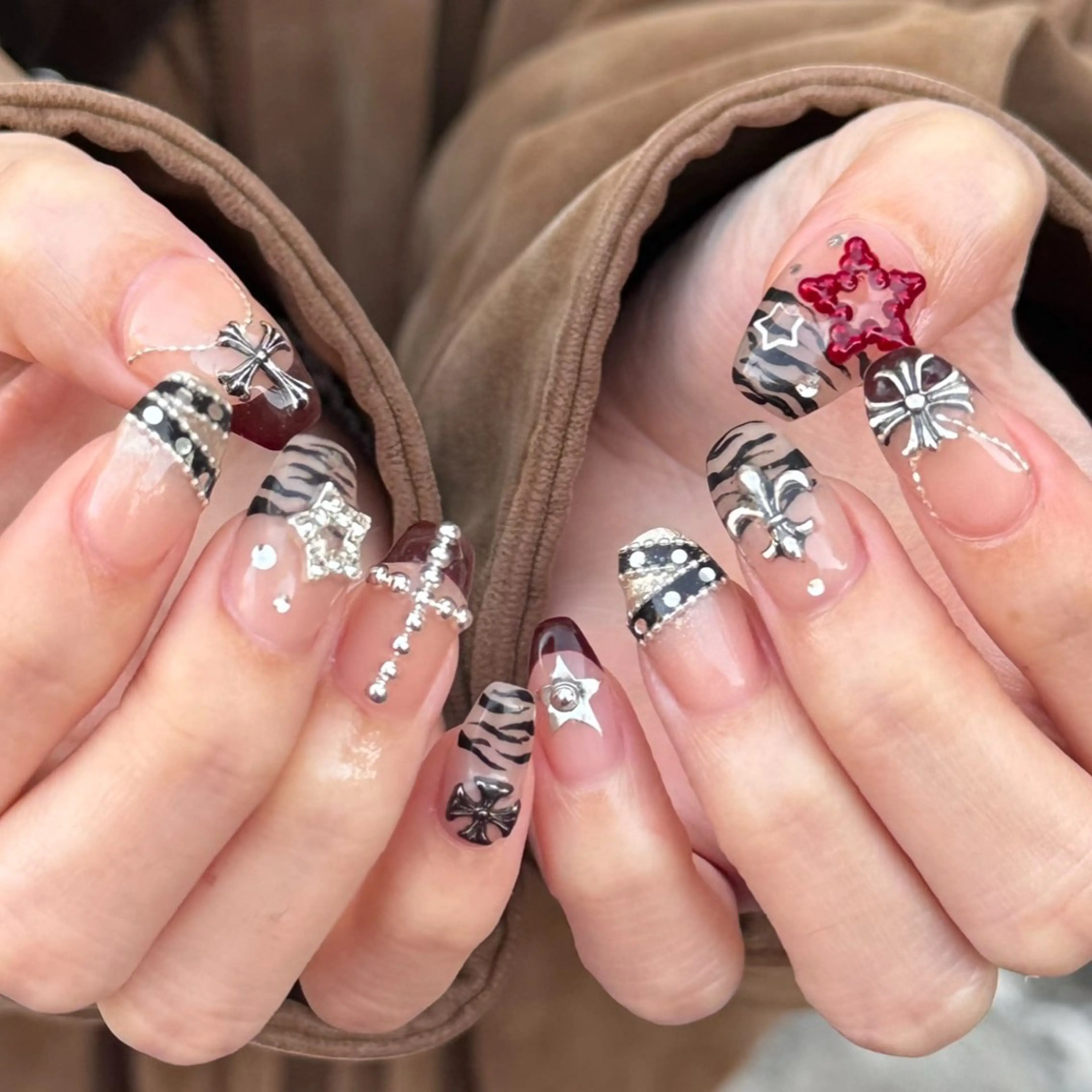 ネイル Pins16所属・Hi-Ko 🍒のネイルデザイン