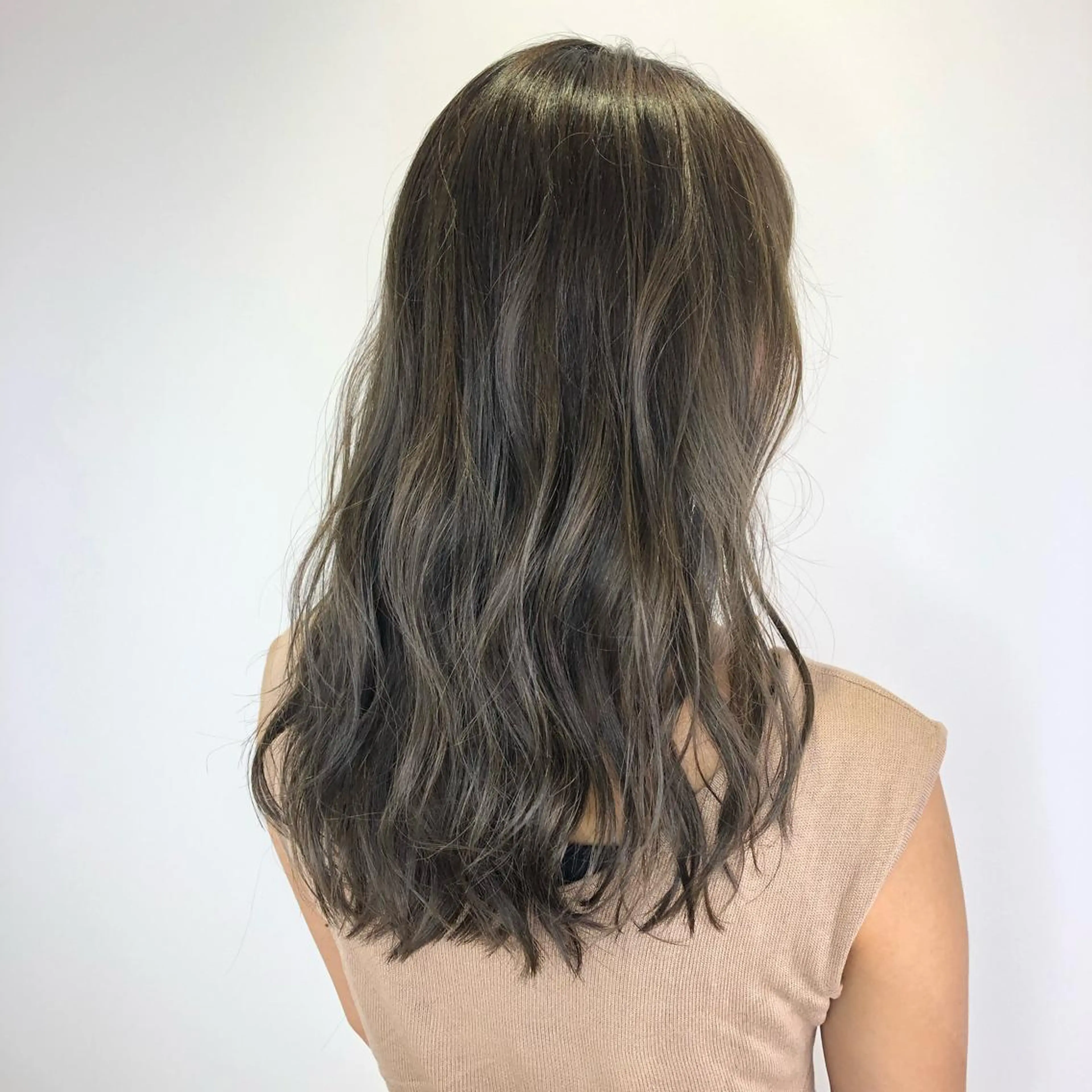 セミロング ヘアカラー トリートメント 関 京磨のヘアスタイル