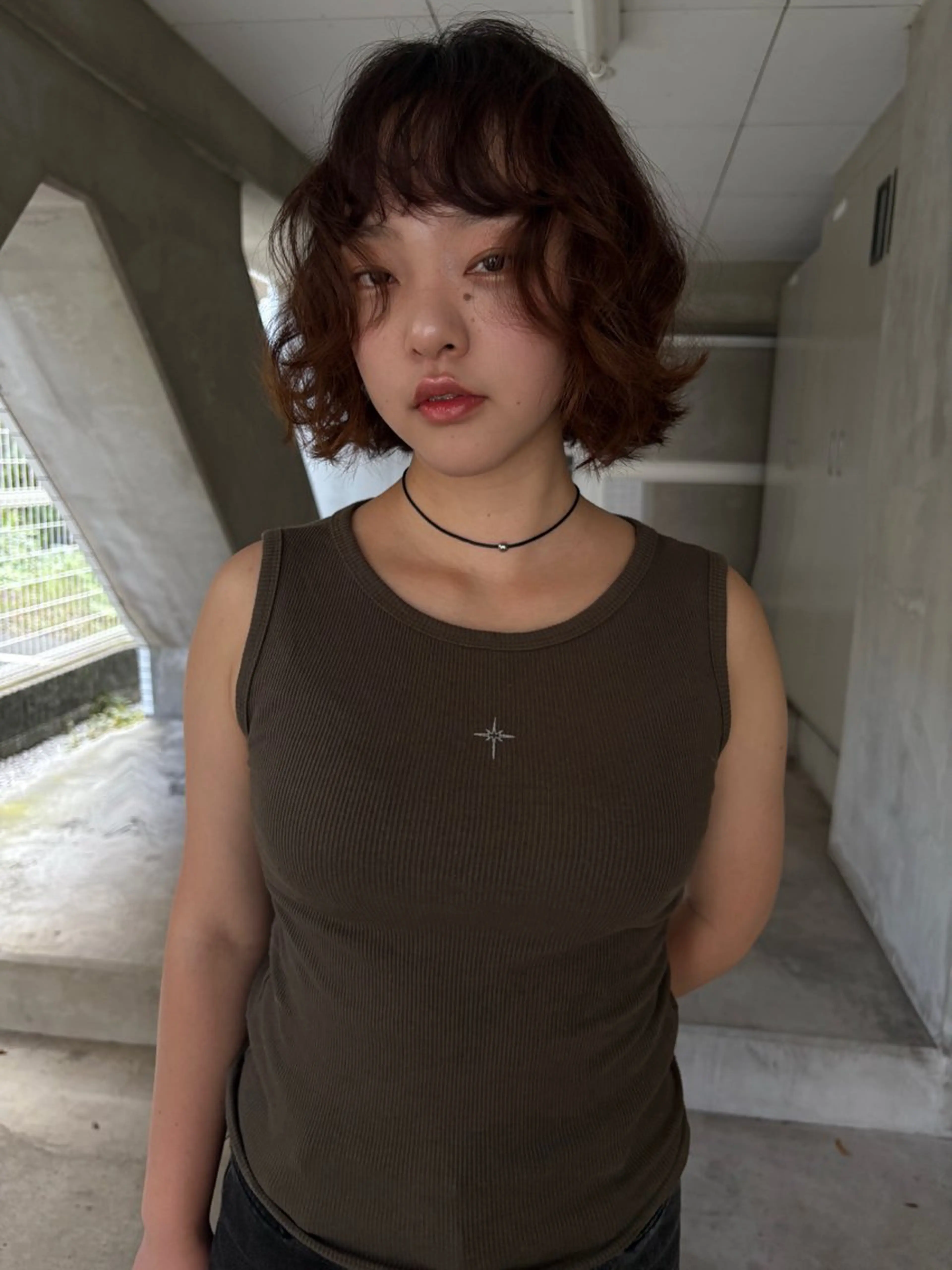 ショート パーマ カット パーマ パーマ、ボブ、透明感 カラー、小須田ゆあのヘアスタイル