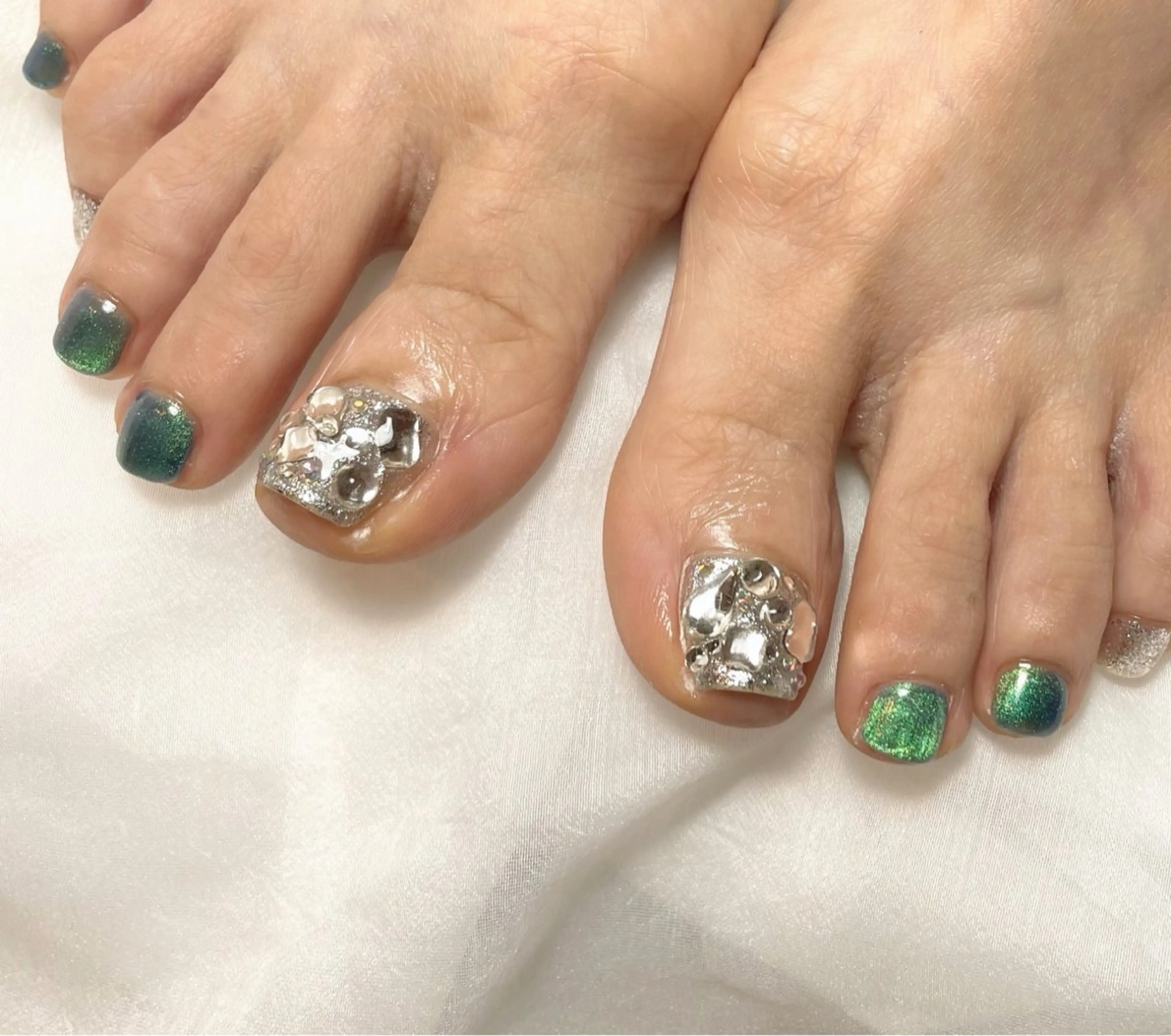 ネイル キラキラネイル Lavender Beauty所属・Lavender Beauty あやののネイルデザイン